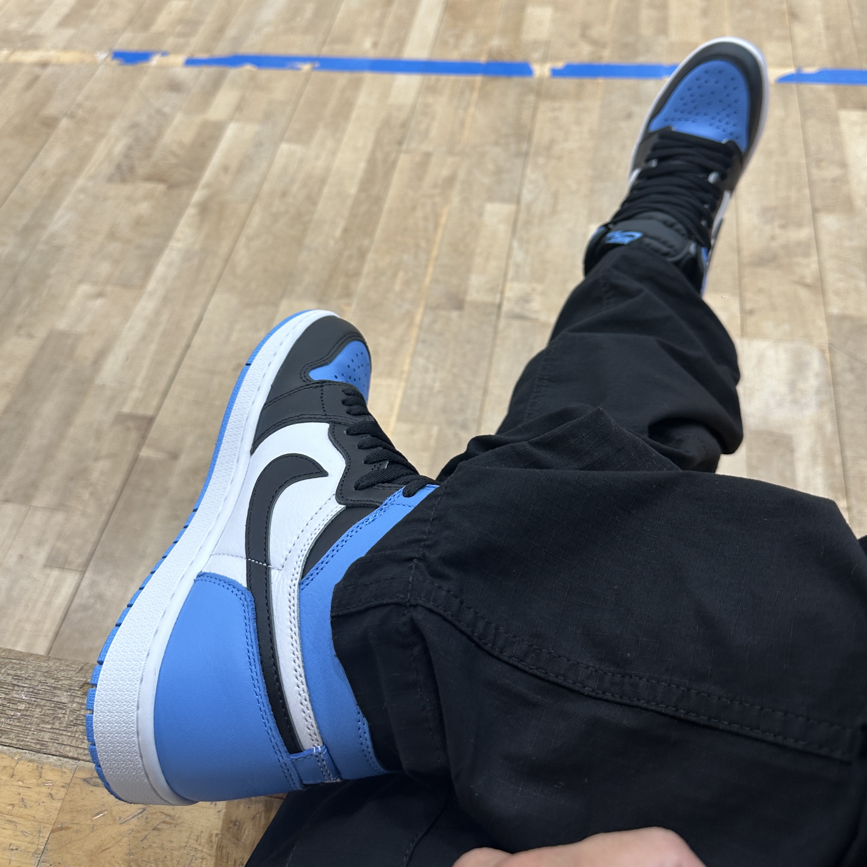 Jordan 1 Retro High OG University Blue 착용 스타일