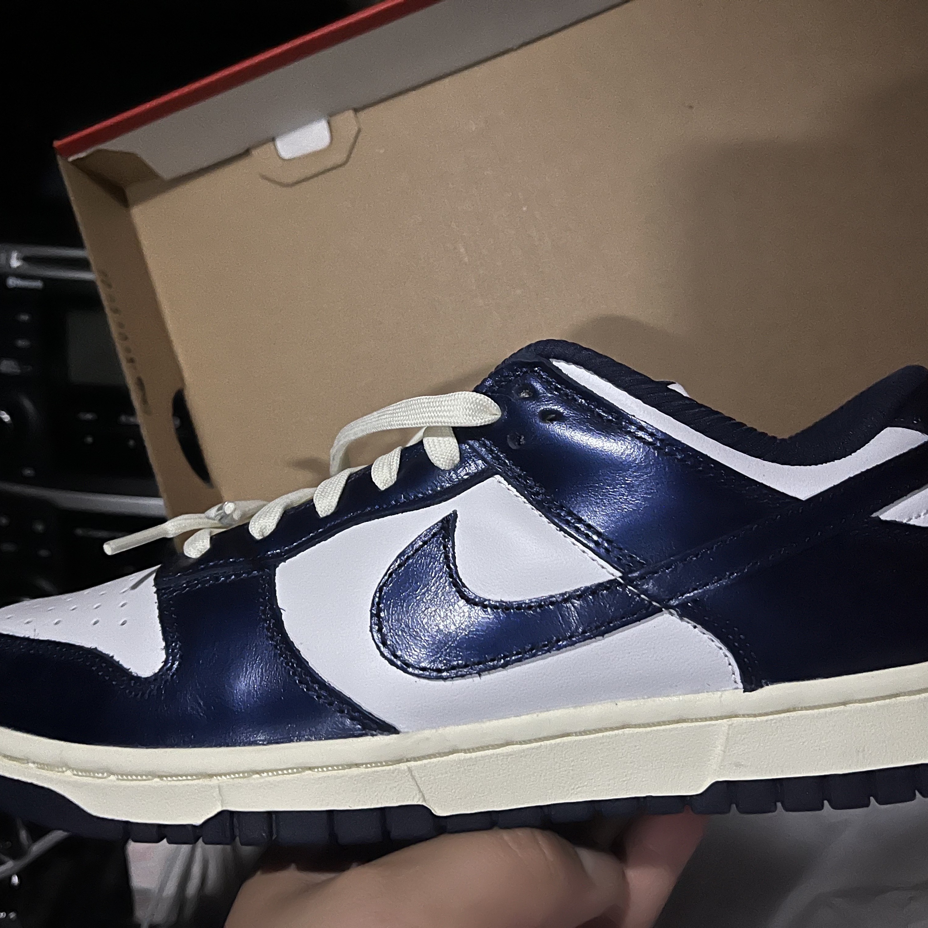 (W) Nike Dunk Low PRM Midnight Navy and White 착용 스타일