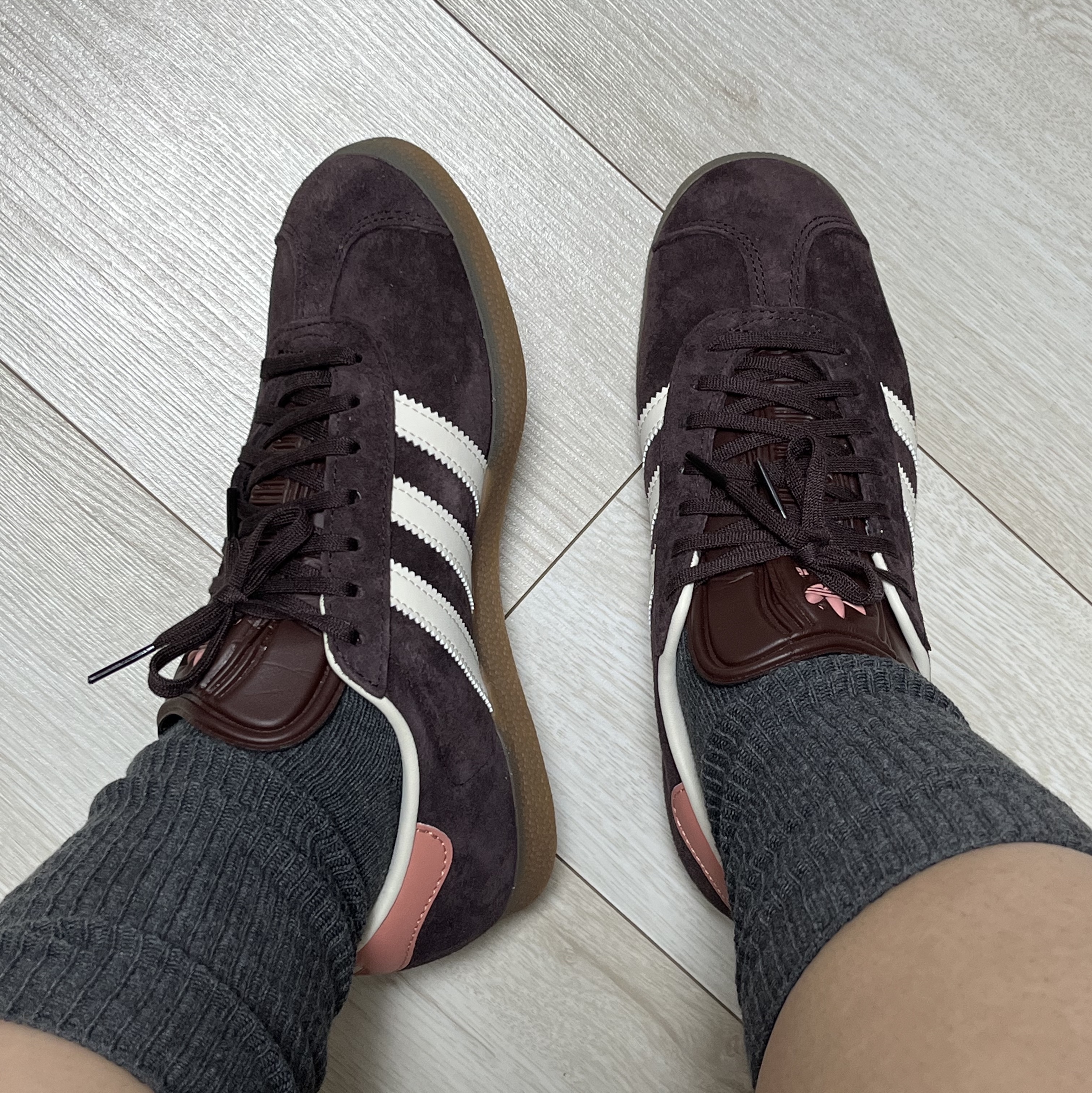 (W) Adidas Gazelle Shadow Brown 착용 스타일
