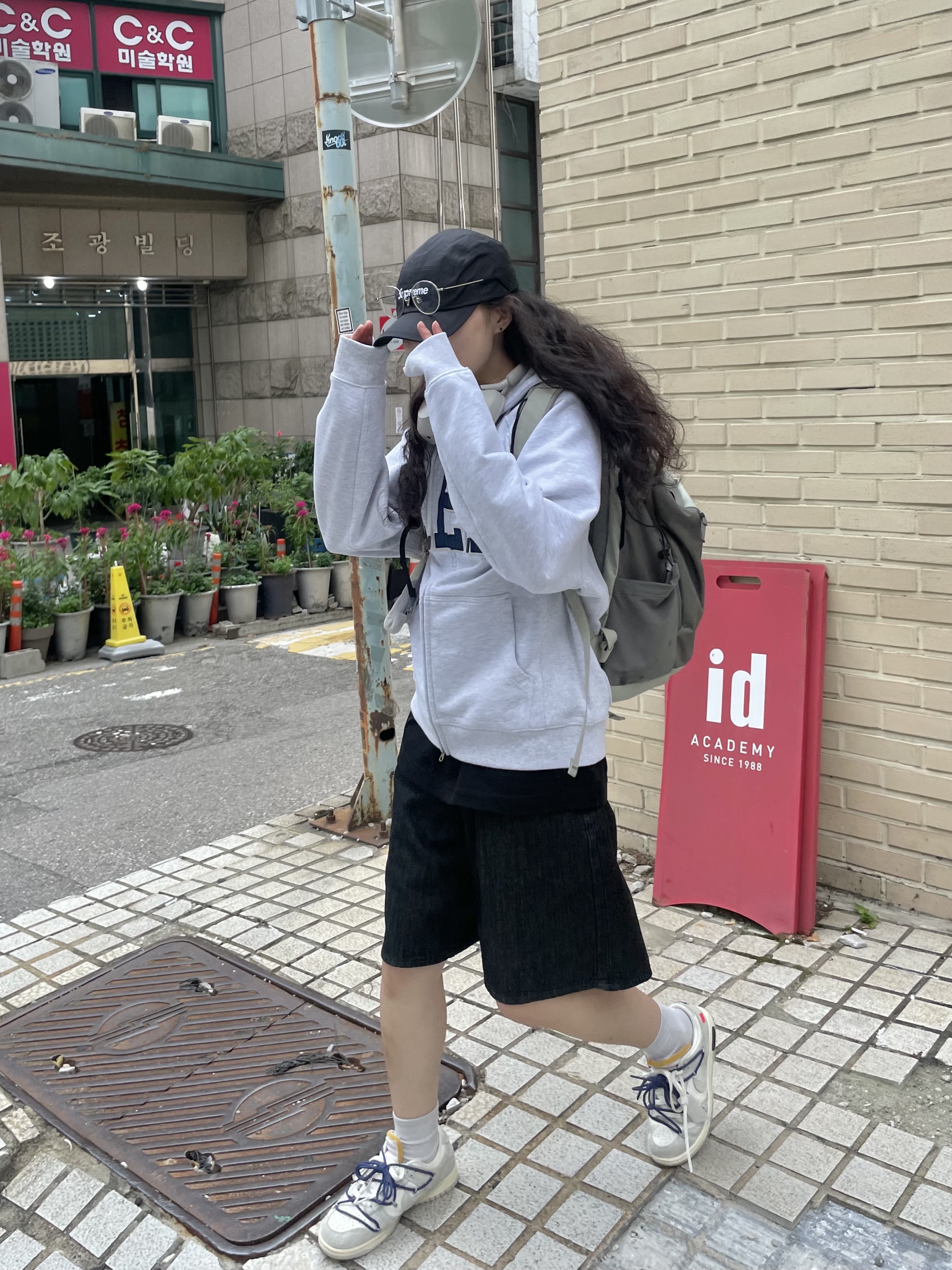 Nike x Off-White Dunk Low The 50 - Lot 18, Sony WH-1000XM5 Silver (Korean Ver.) 착용 스타일 - 3