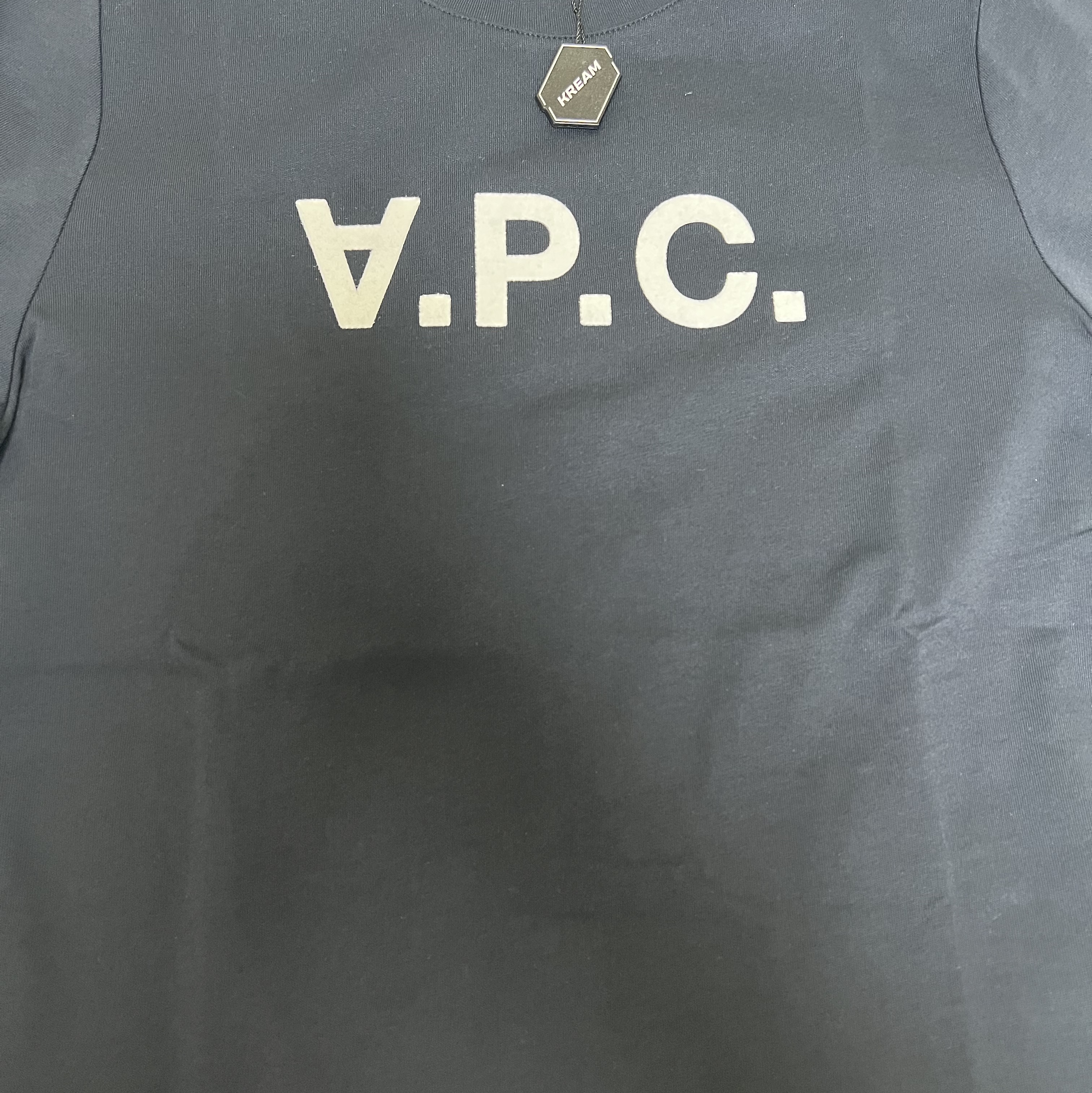 (W) A.P.C. VPC T-Shirt Dark Navy 착용 스타일