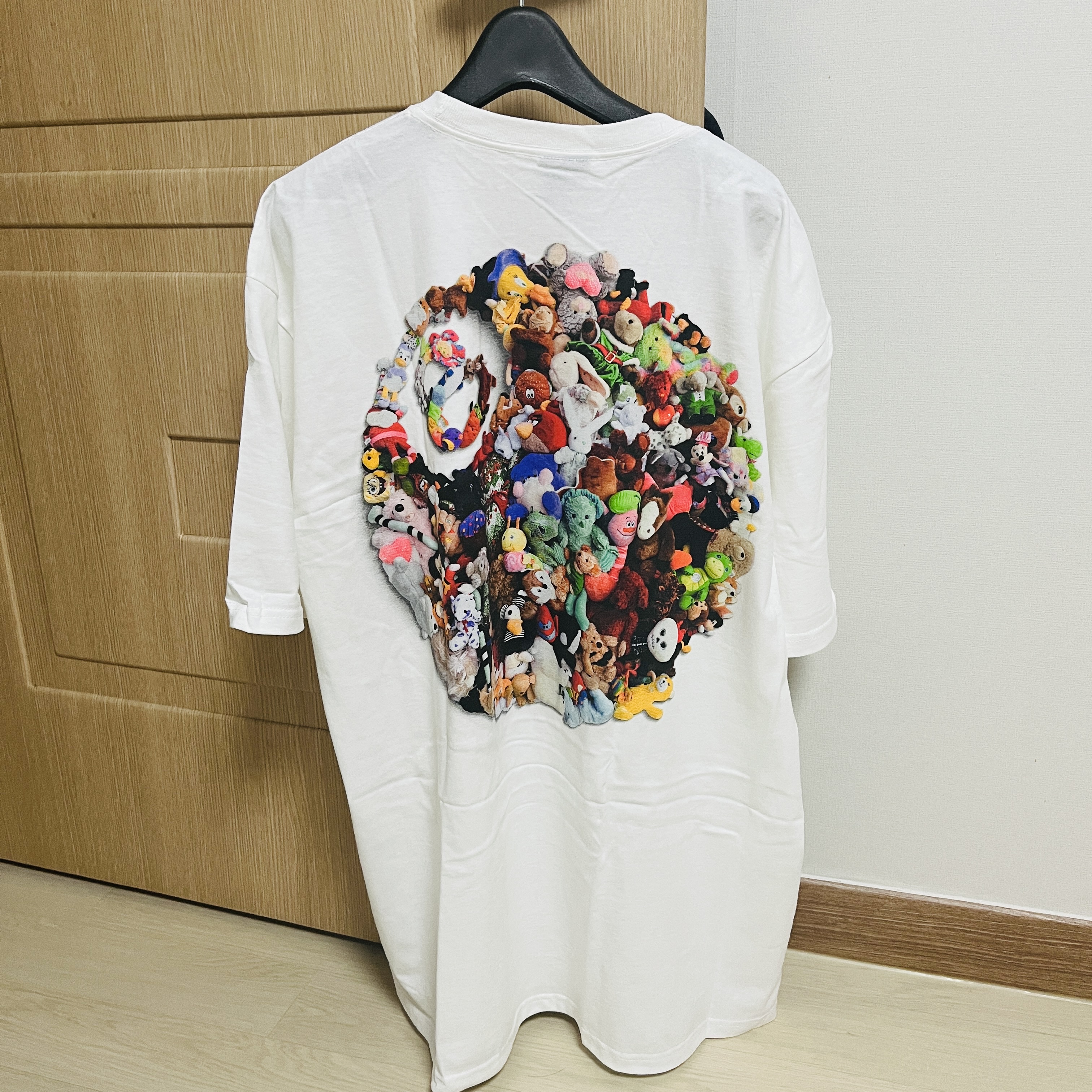 Stussy Plush T-Shirt White 착용 스타일 - 2