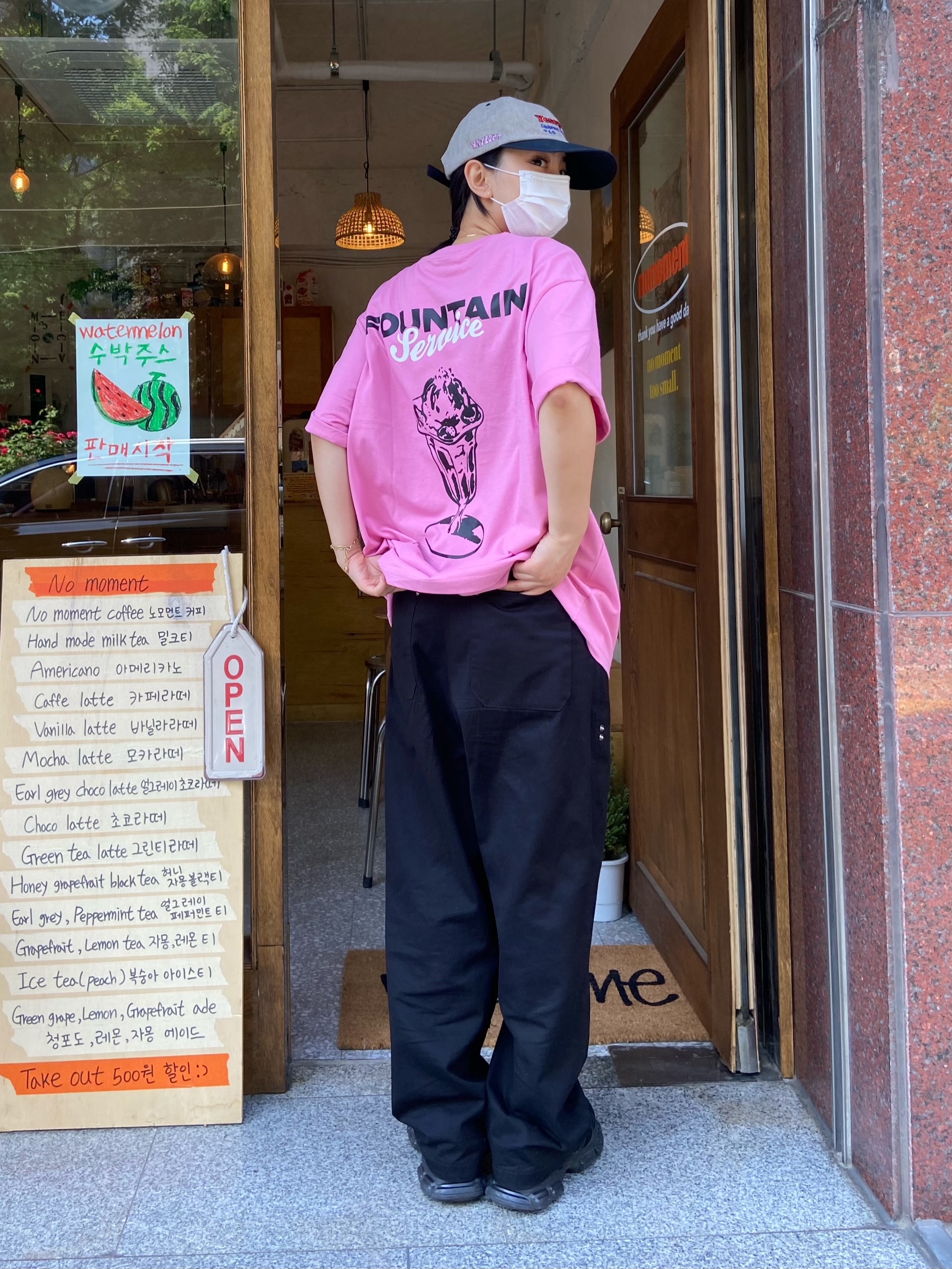 Stussy Welcome Mat Cocoa 착용 스타일 - 1