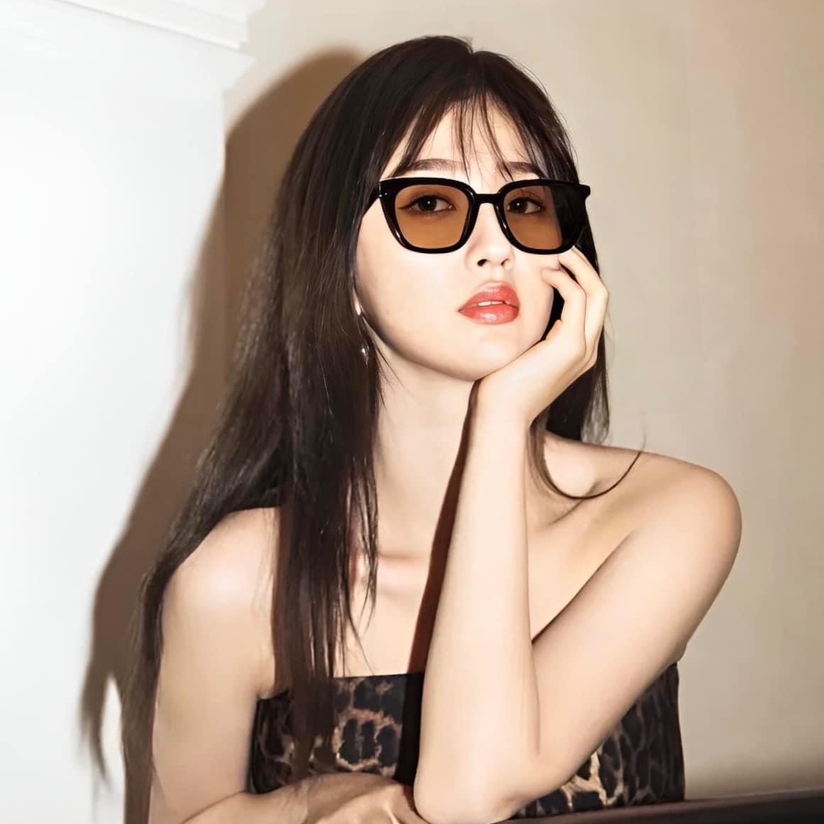 Gentle Monster Lilit 01 BR Black Brown 착용 스타일