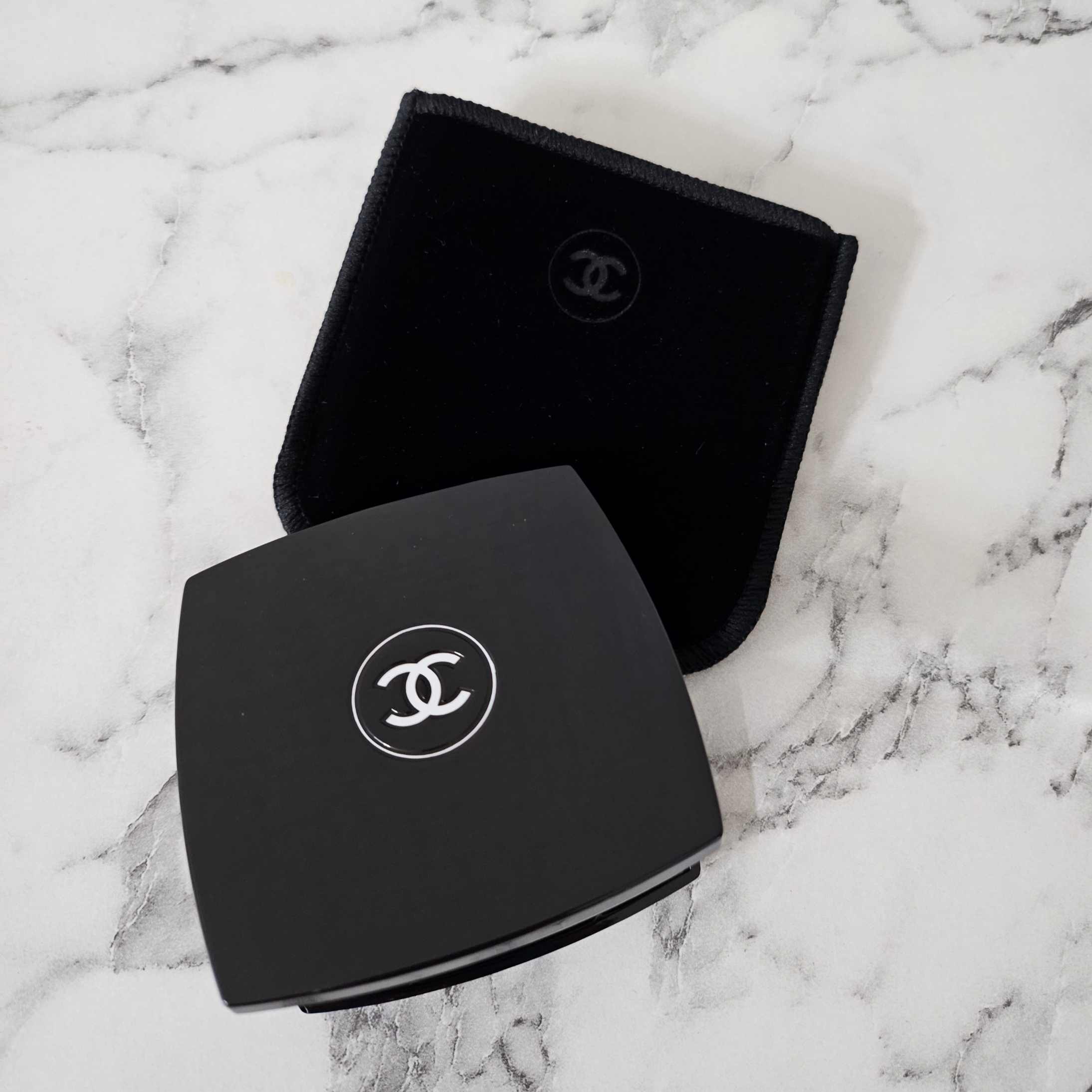 Chanel Miroir Double Facette 착용 스타일