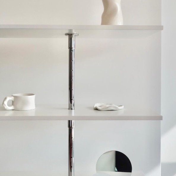 Tecta S44 Book Shelf White 착용 스타일 - 3