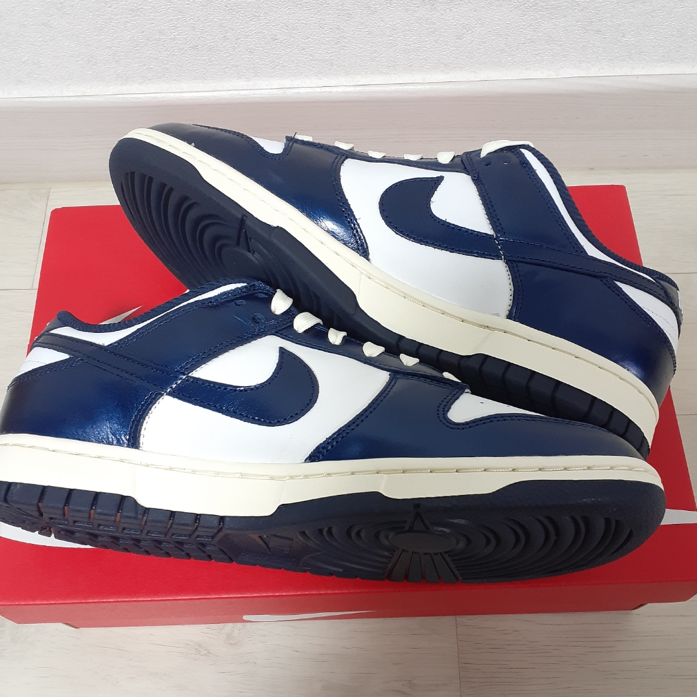 (W) Nike Dunk Low PRM Midnight Navy and White 착용 스타일