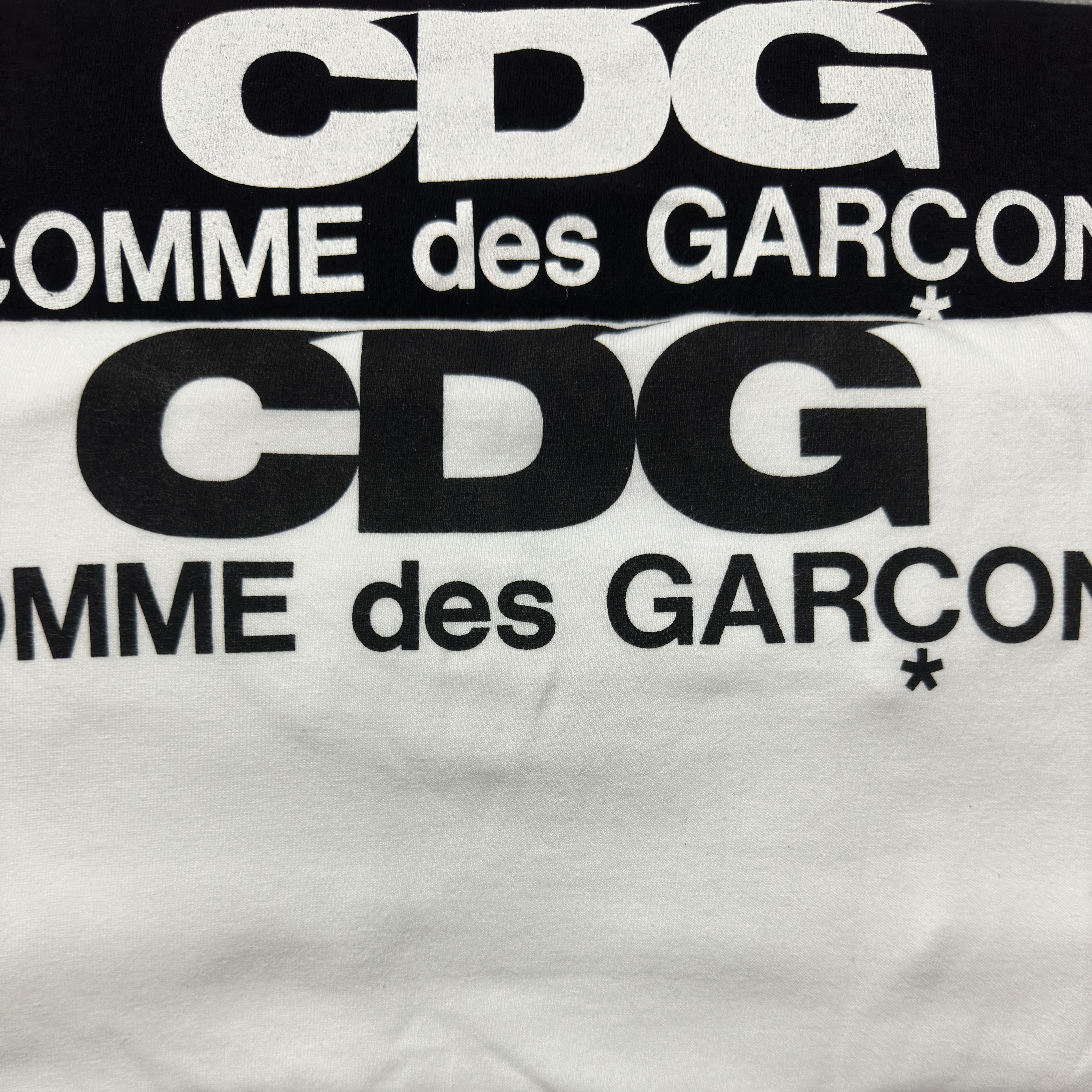 CDG Logo T-Shirt Black, CDG Logo T-Shirt White 착용 스타일