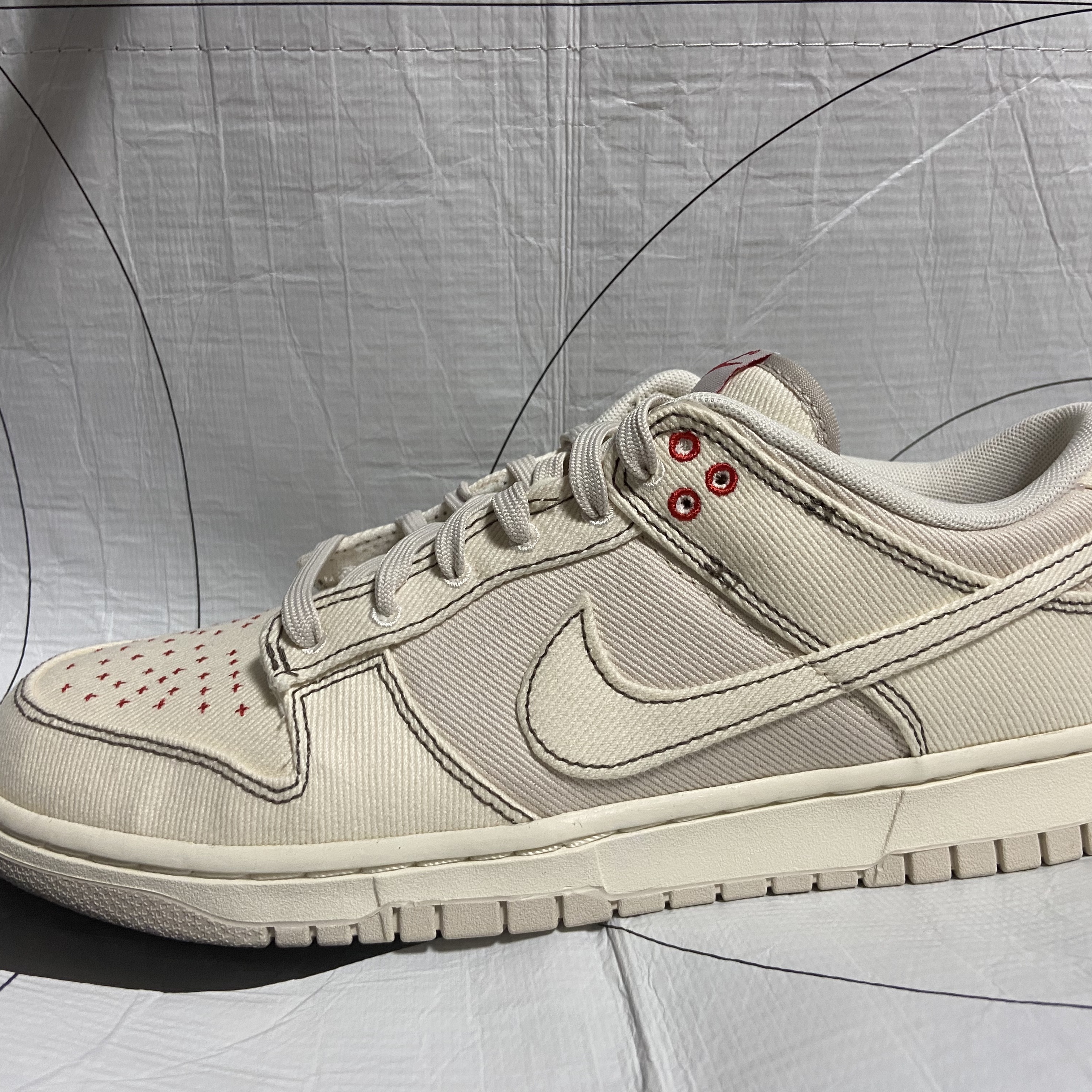 Nike Dunk Low Beige Red 착용 스타일