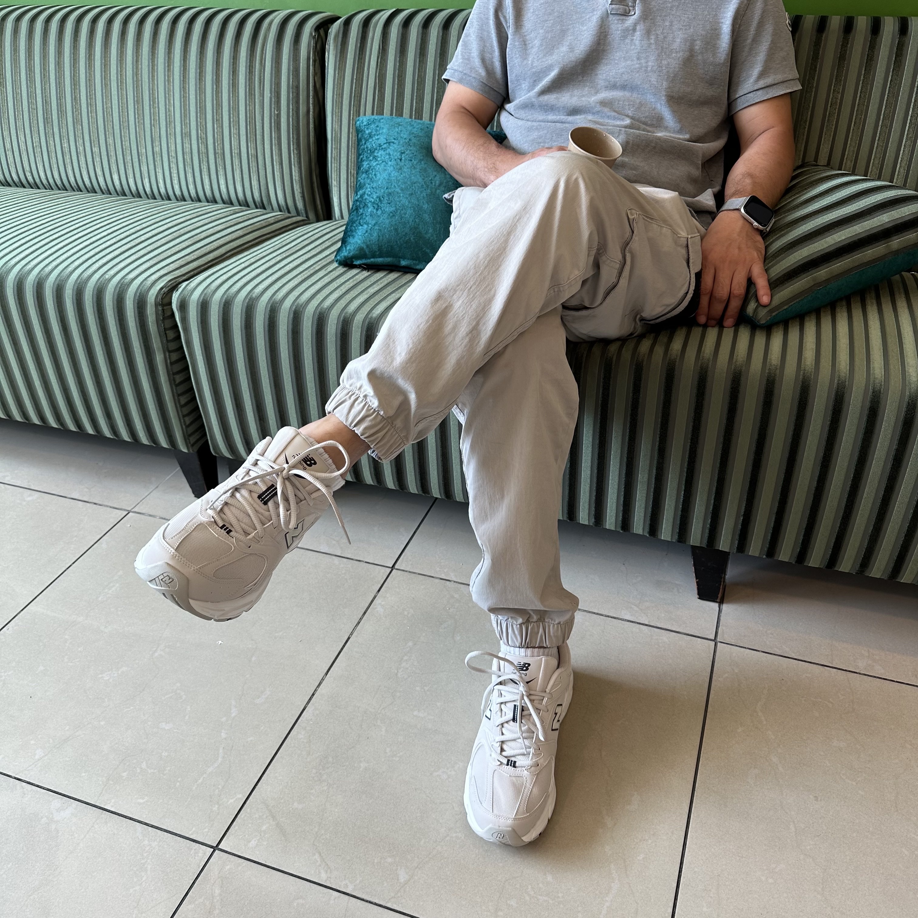 New Balance 530 Ivory 착용 스타일 - 2