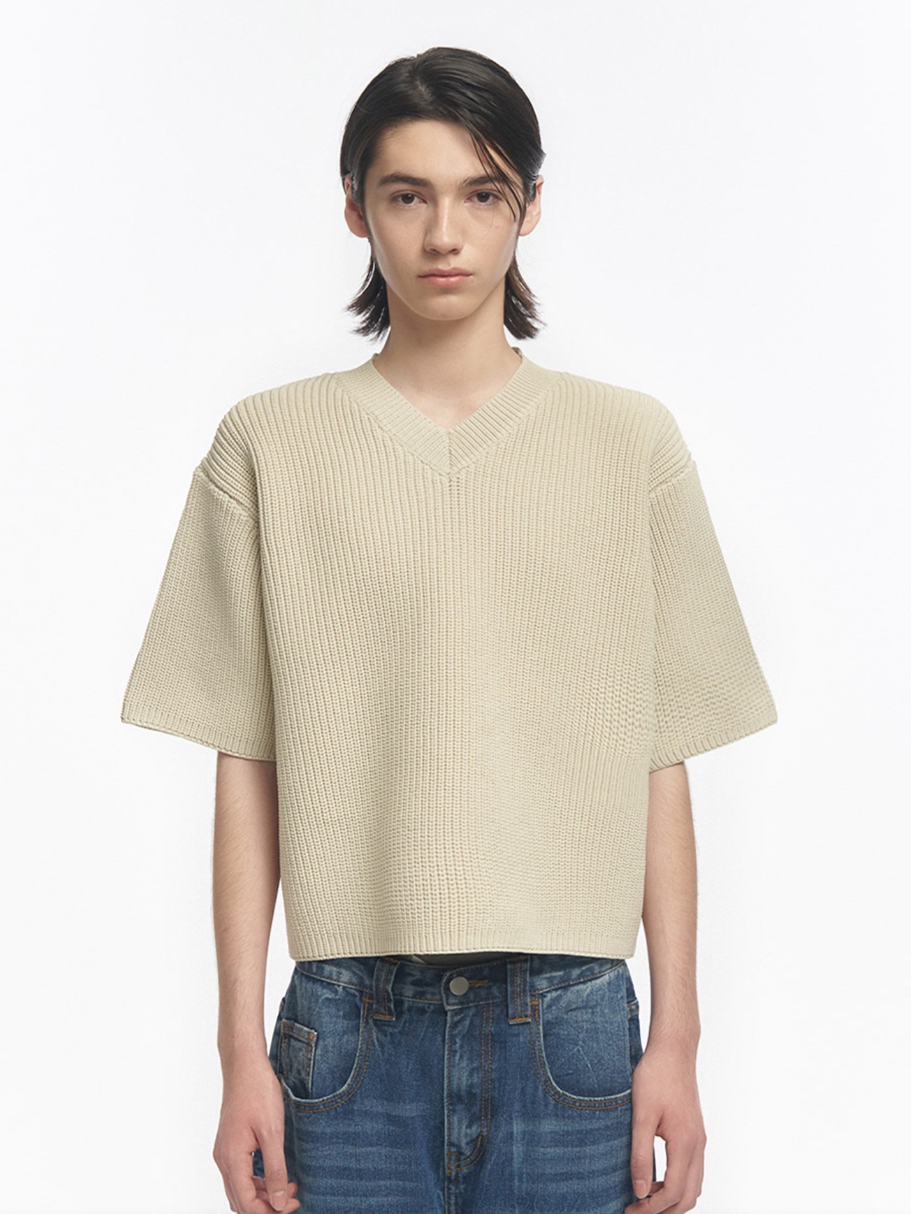 Millo Archive Stable Knit V-neck Beige, Millo Archive Stable Knit V-neck Deep Navy 착용 스타일