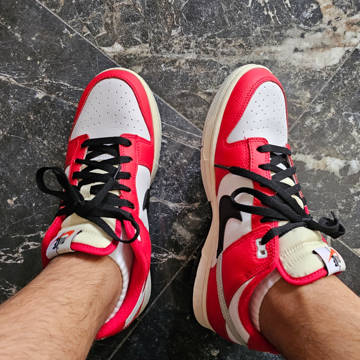 Nike Dunk Low Retro PRM University Red Black 착용 스타일