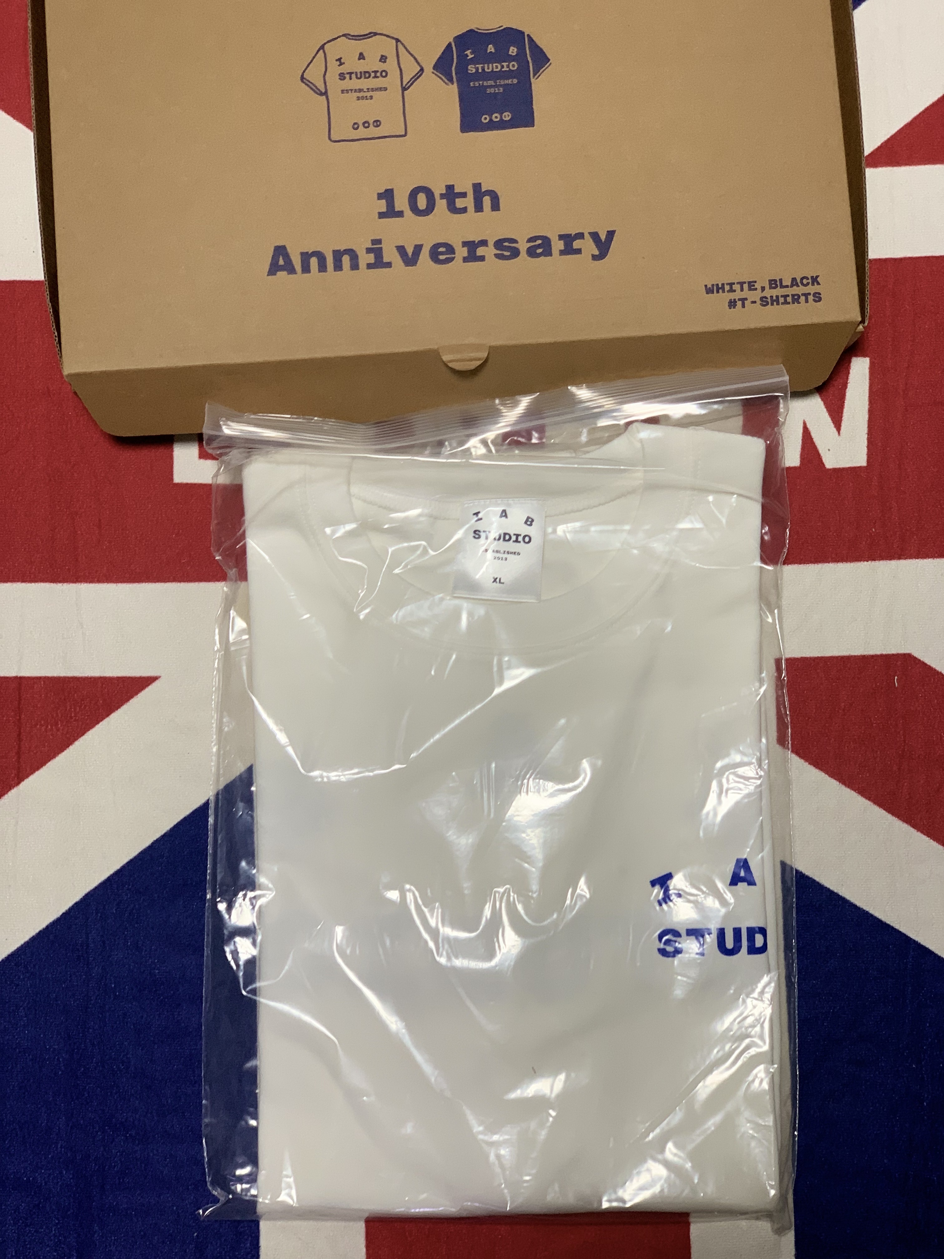 IAB Studio 10th Anniversary T-Shirt White 착용 스타일