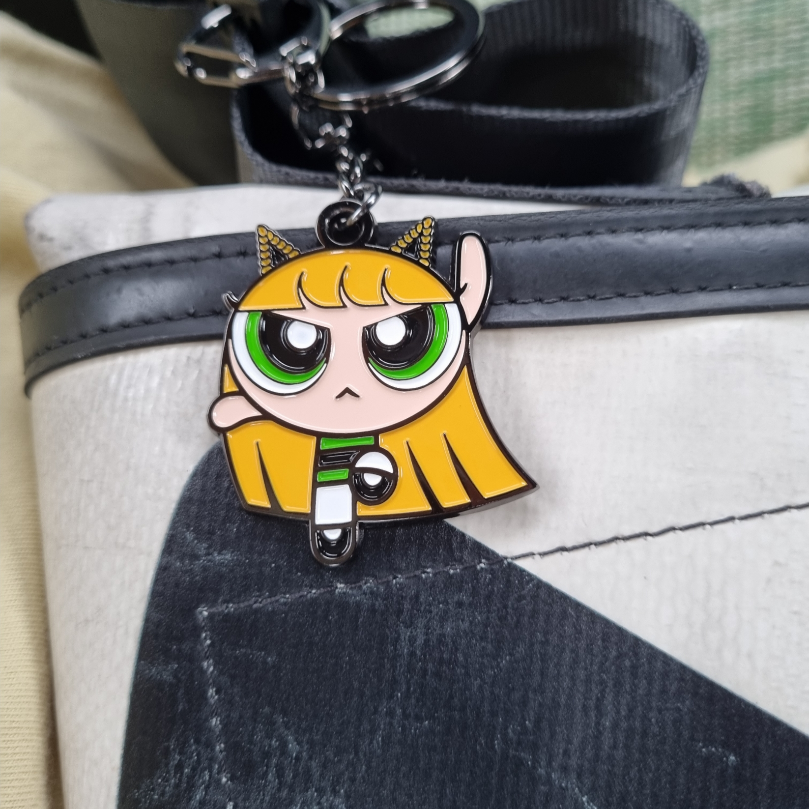 NewJeans x The Powerpuff Girls Metal Keyring Haerin 착용 스타일