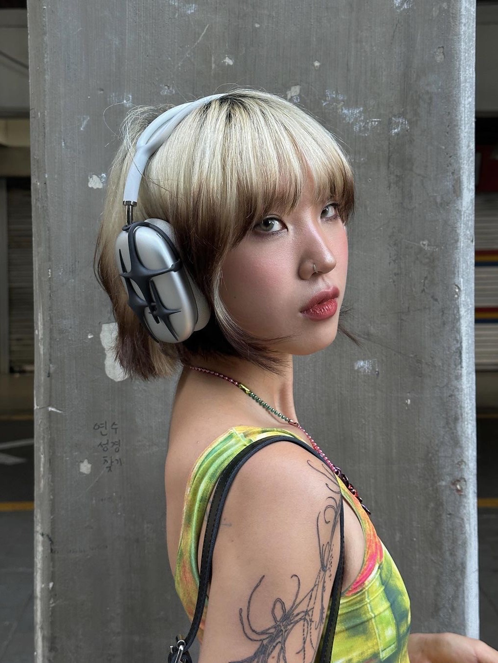 Test Artifact Era Max 002 Black, Test Artifact Era Max 002 White 착용 스타일 - 2