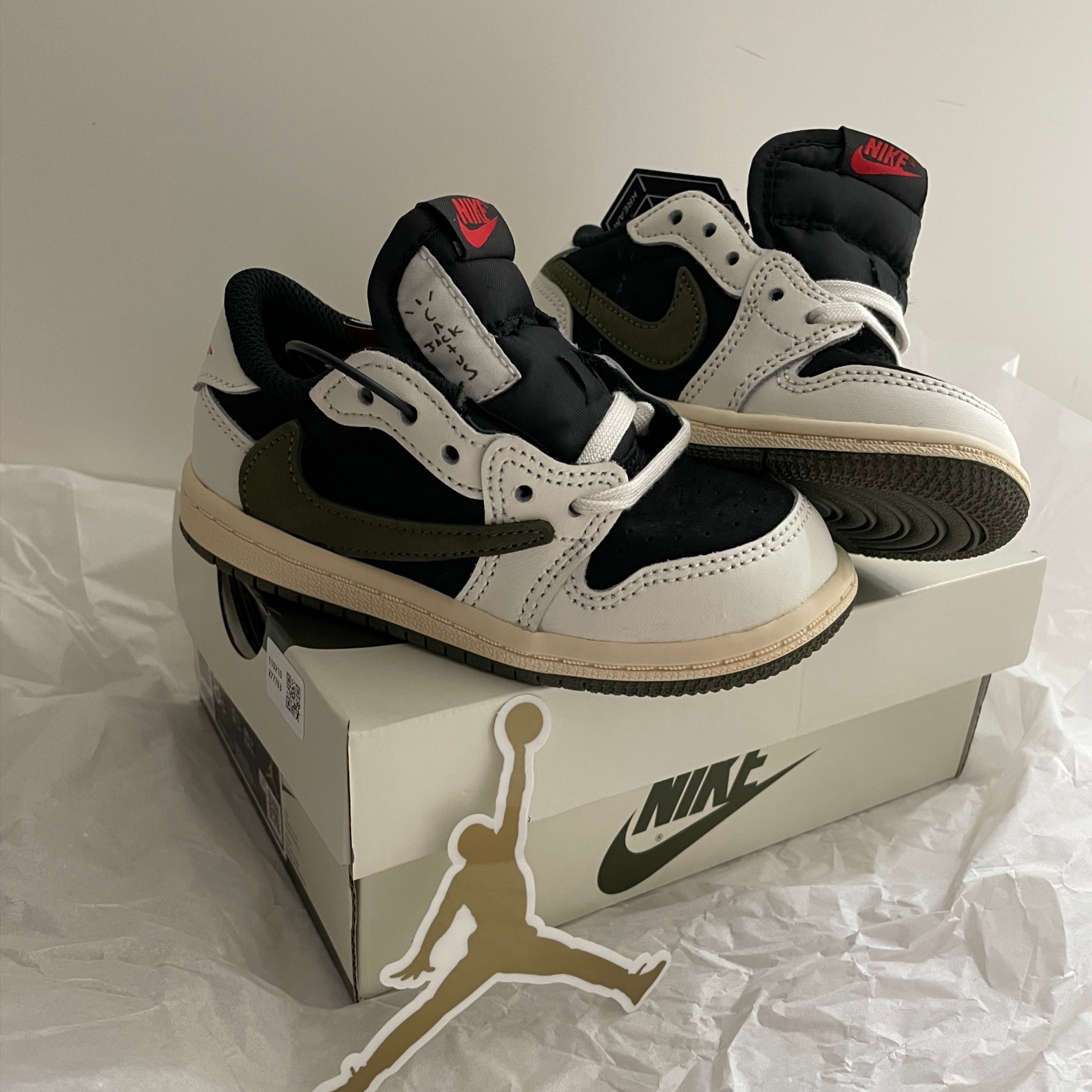 (TD) Jordan 1 x Travis Scott Retro Low OG SP Medium Olive 착용 스타일