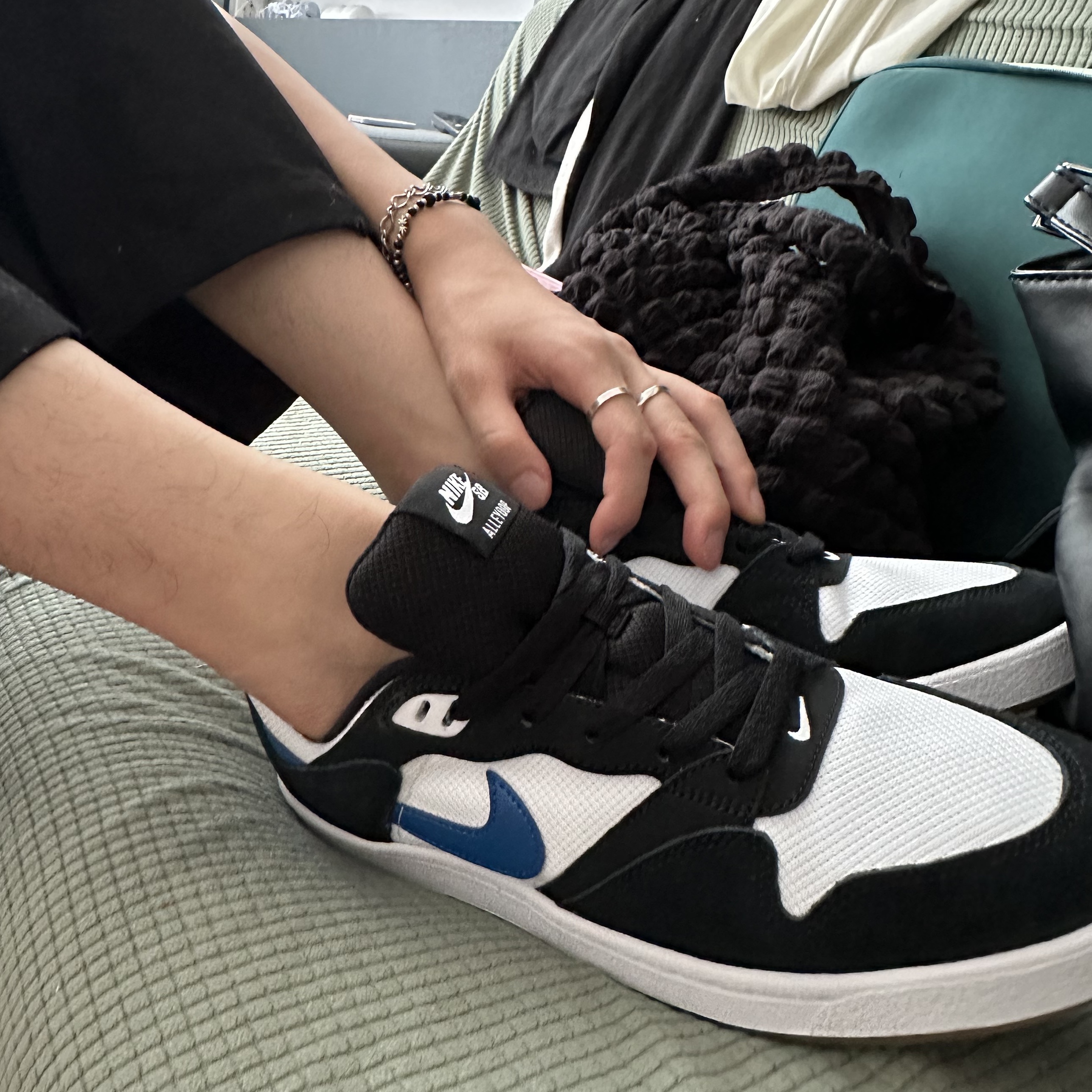Nike SB Alleyoop White Team Royal, Scudo Garden Karen Beads Bracelet Black 착용 스타일