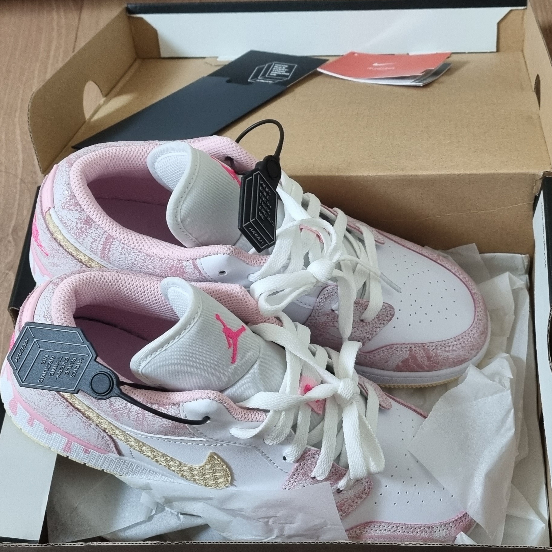 (GS) Jordan 1 Low SE Pale Vanilla 착용 스타일 - 4