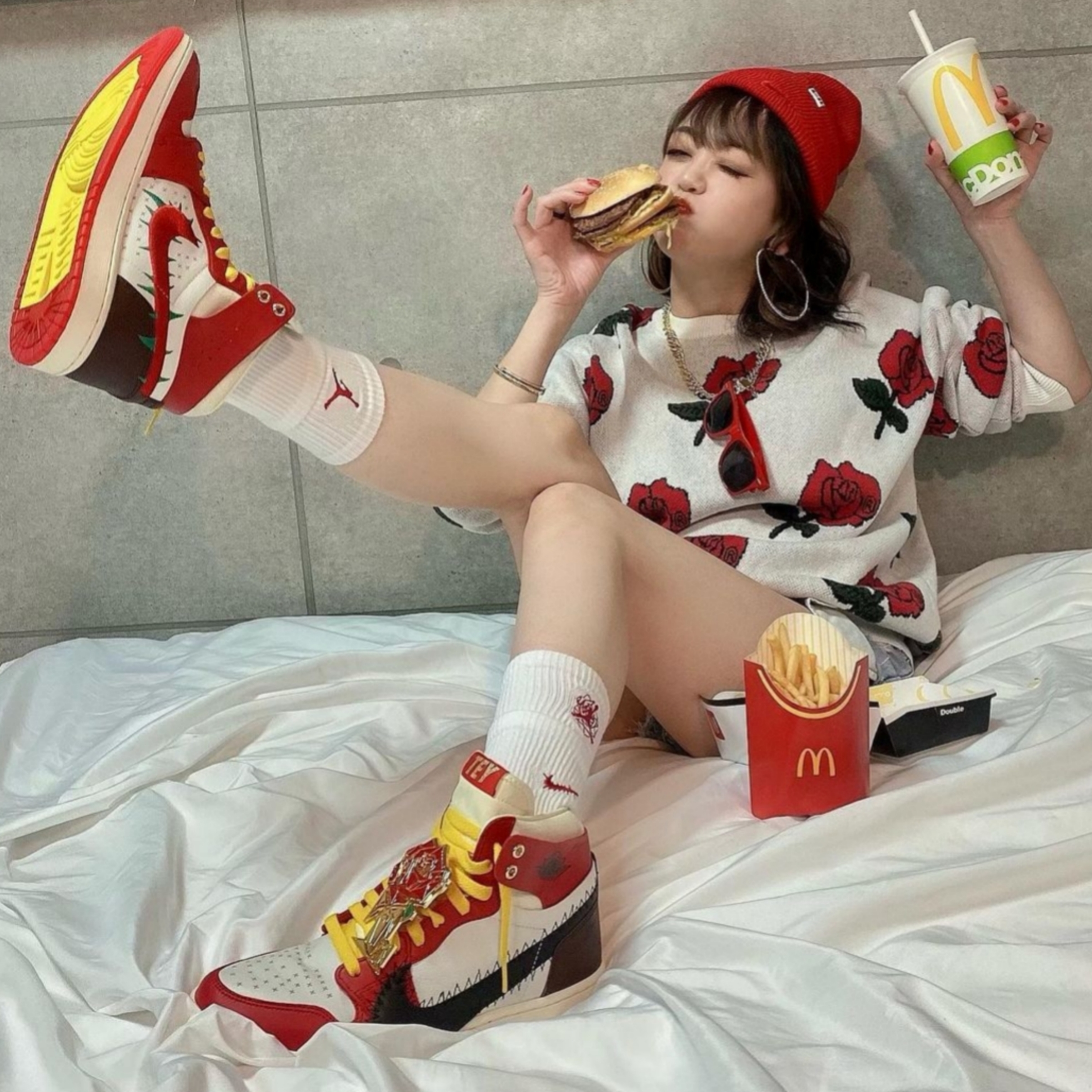 (W) Jordan 1 x Teyana Taylor Zoom CMFT 2 Gym Red 착용 스타일 - 2