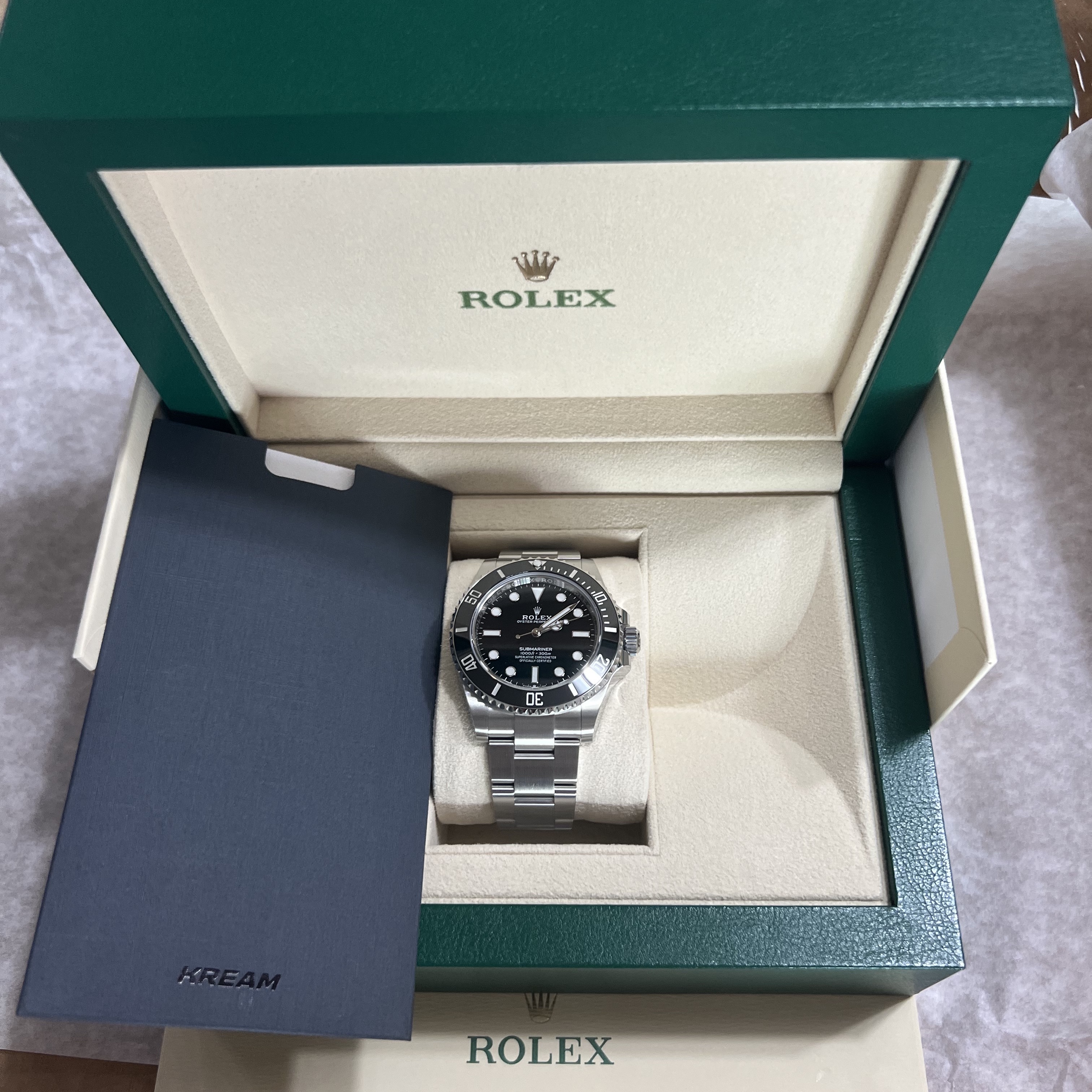 Rolex Submariner 41mm 124060 Black Oyster 착용 스타일