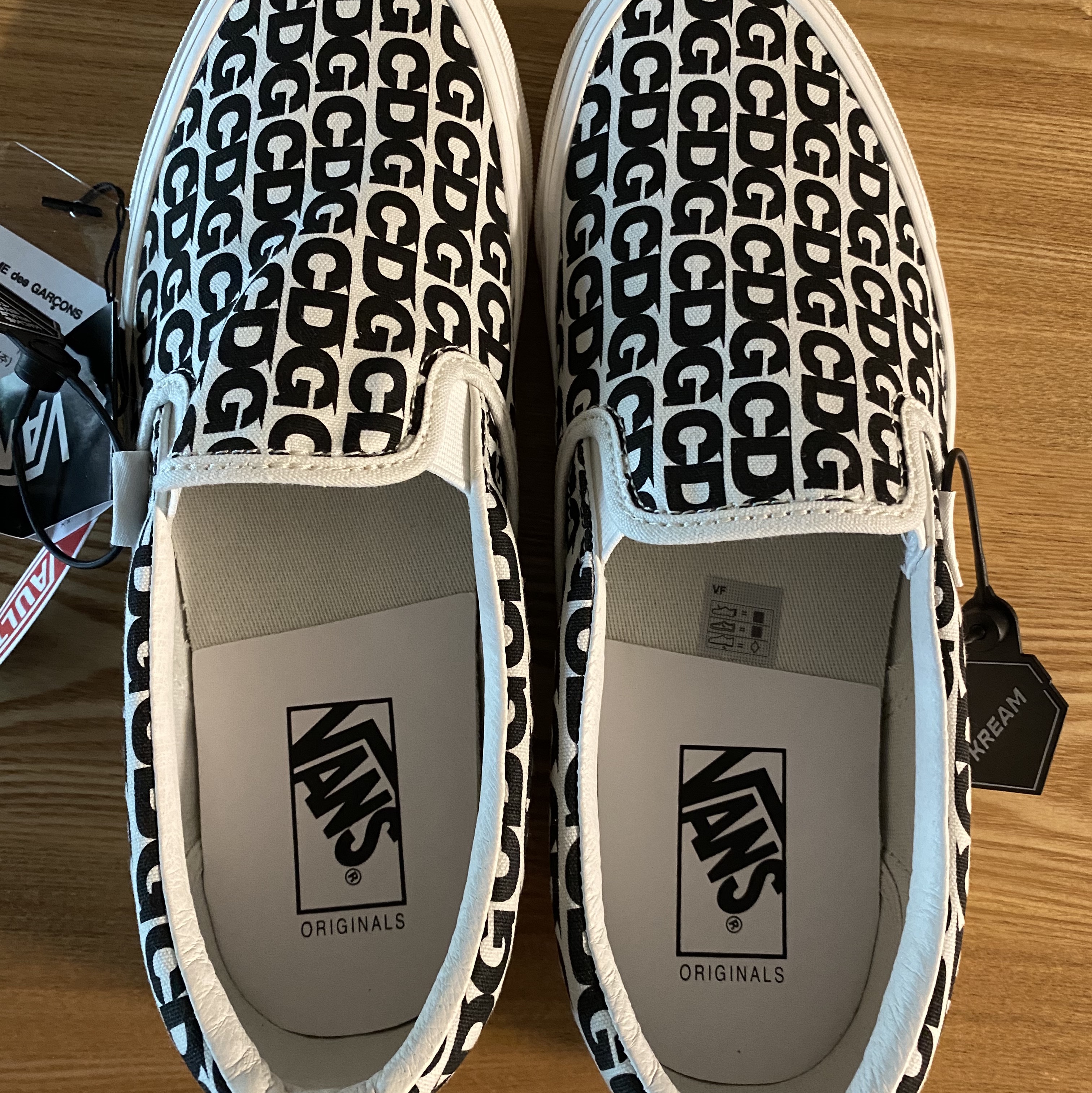 Vans Vault x CDG Slip-On LX White 착용 스타일
