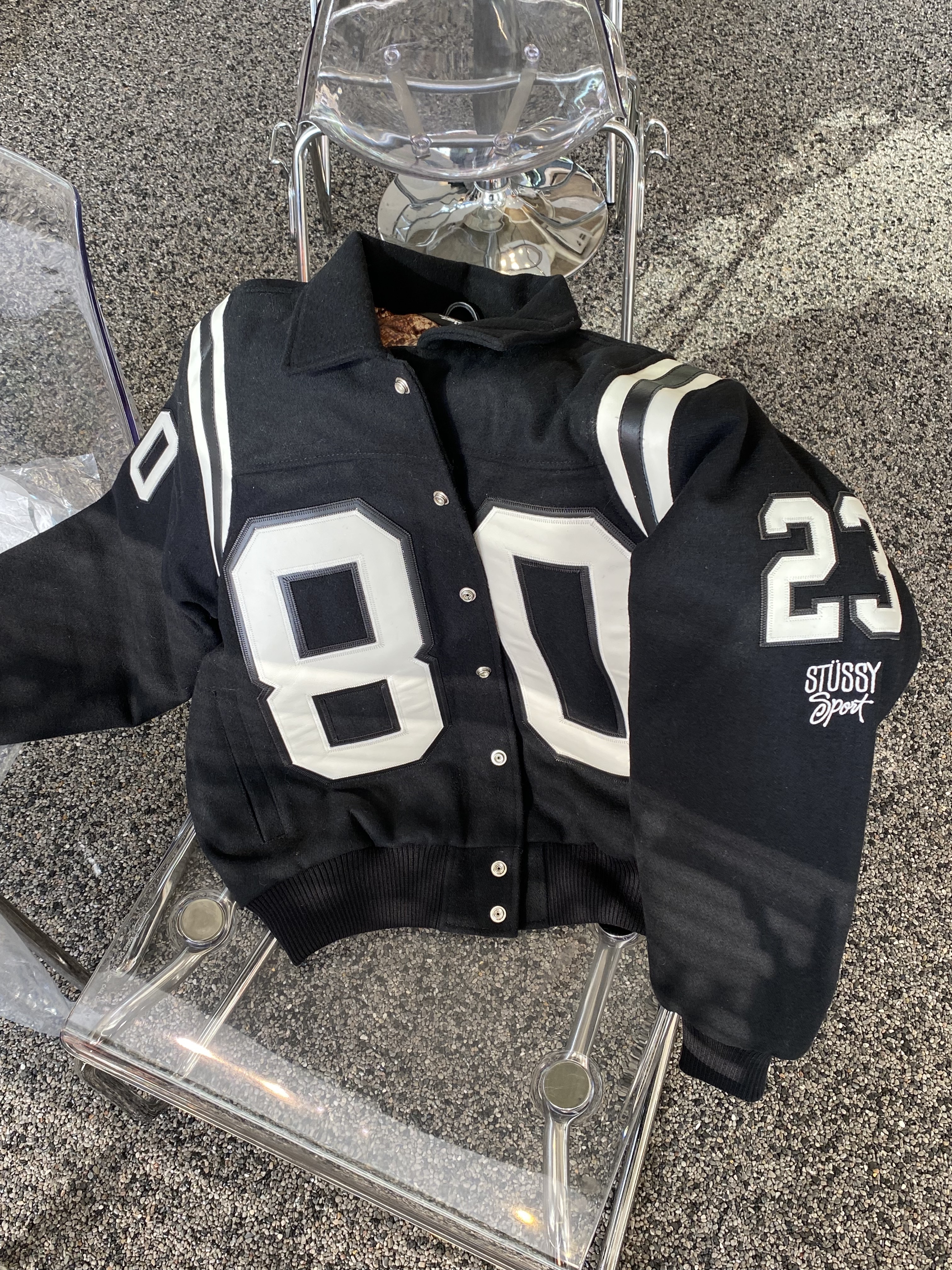 Stussy 80 Wool Varsity Jacket Black, Supreme Small Box T-Shirt White 착용 스타일 - 3
