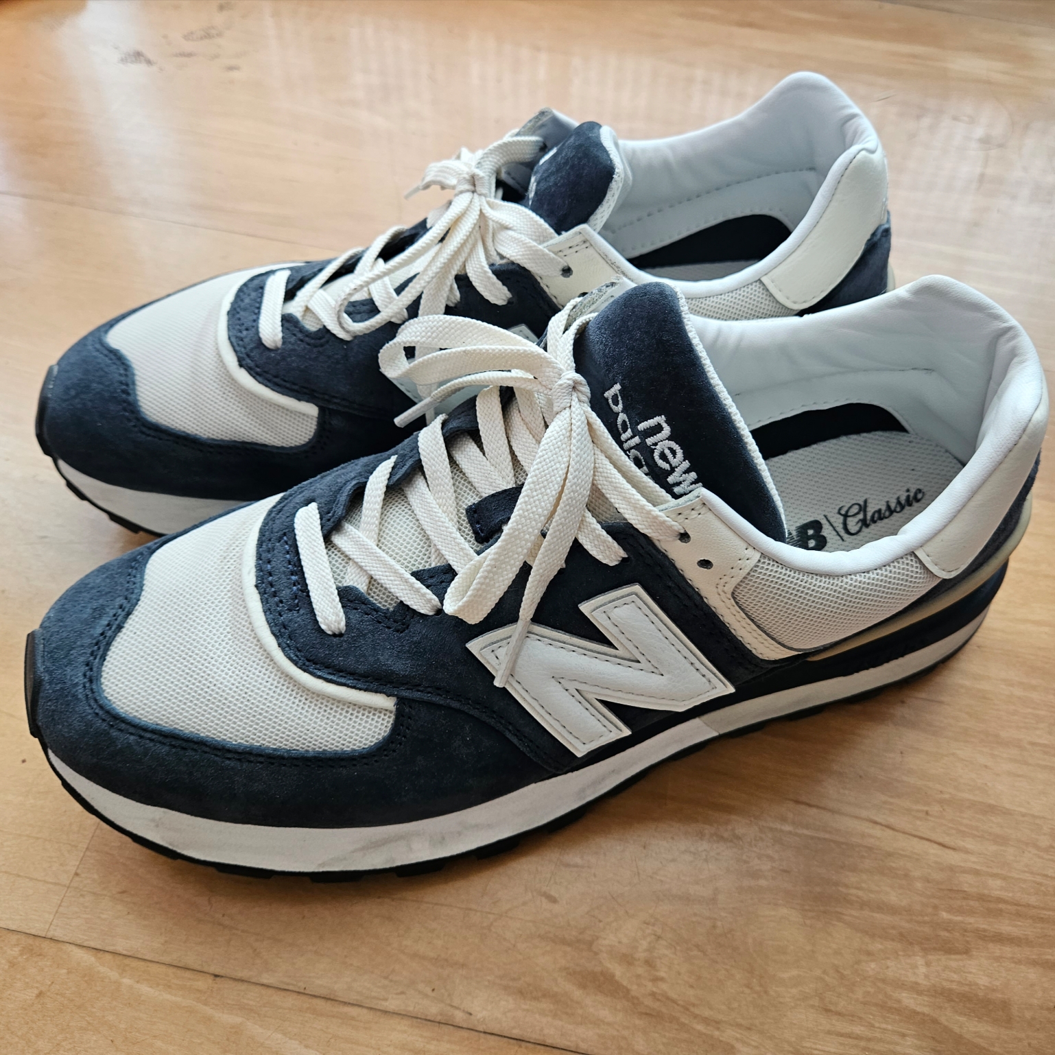 New Balance 574 Legacy Navy Blue 착용 스타일