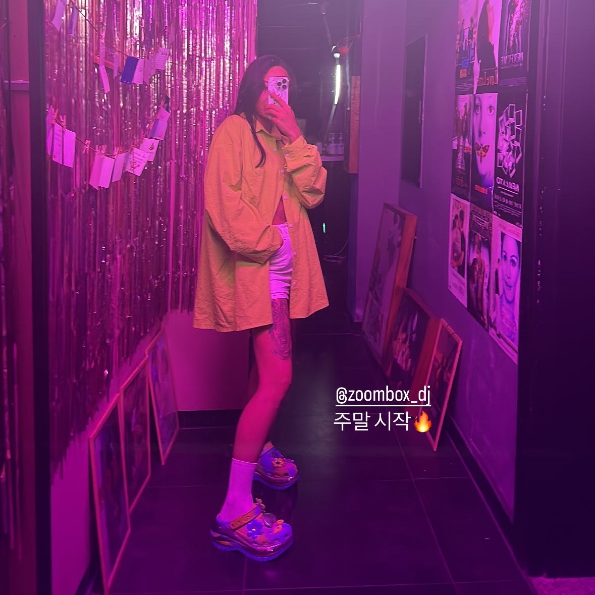 Crocs x Lazy Oaf Mega Crush Clog Multi 착용 스타일