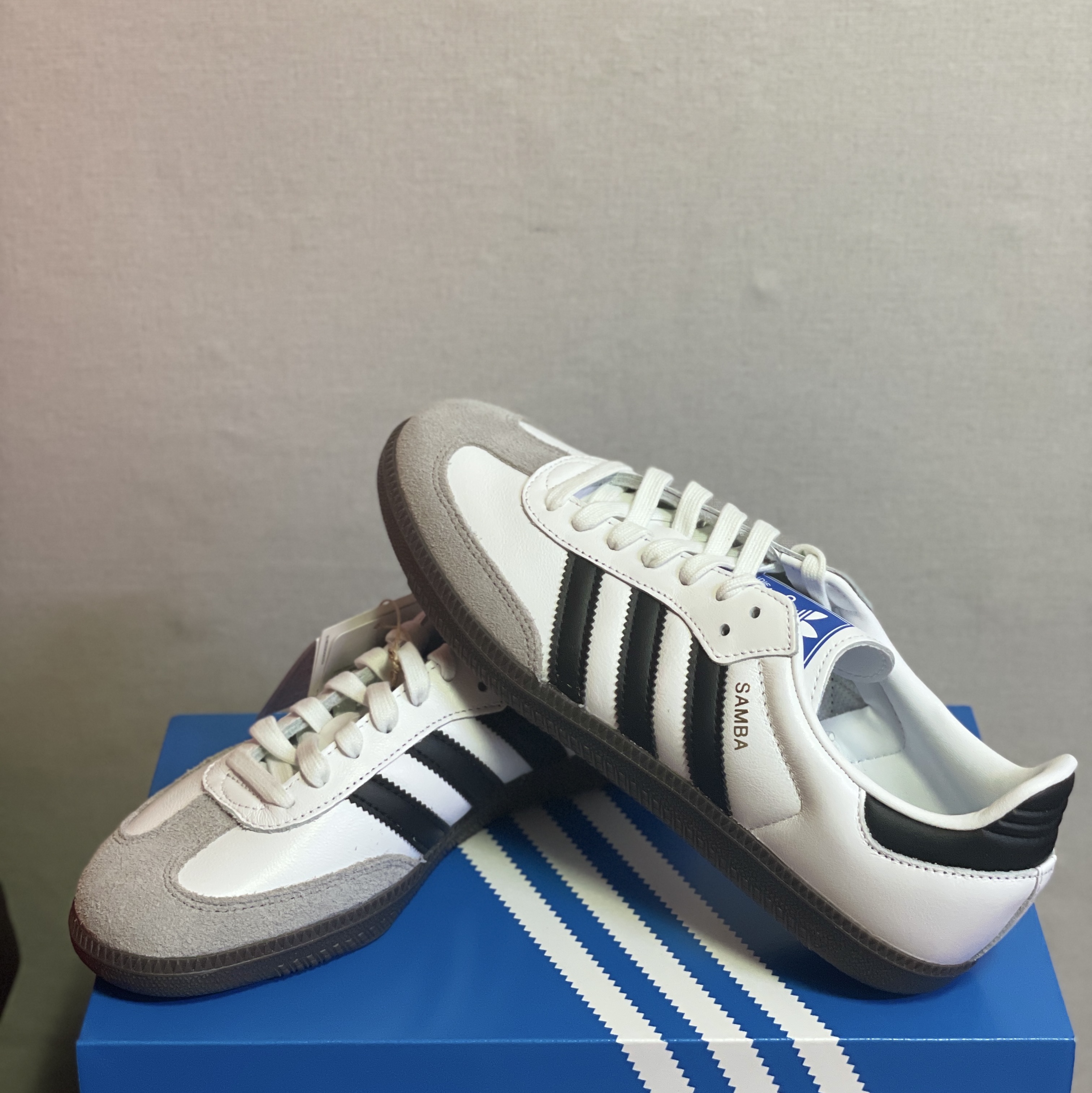 Adidas Samba OG Cloud White 착용 스타일 - 2