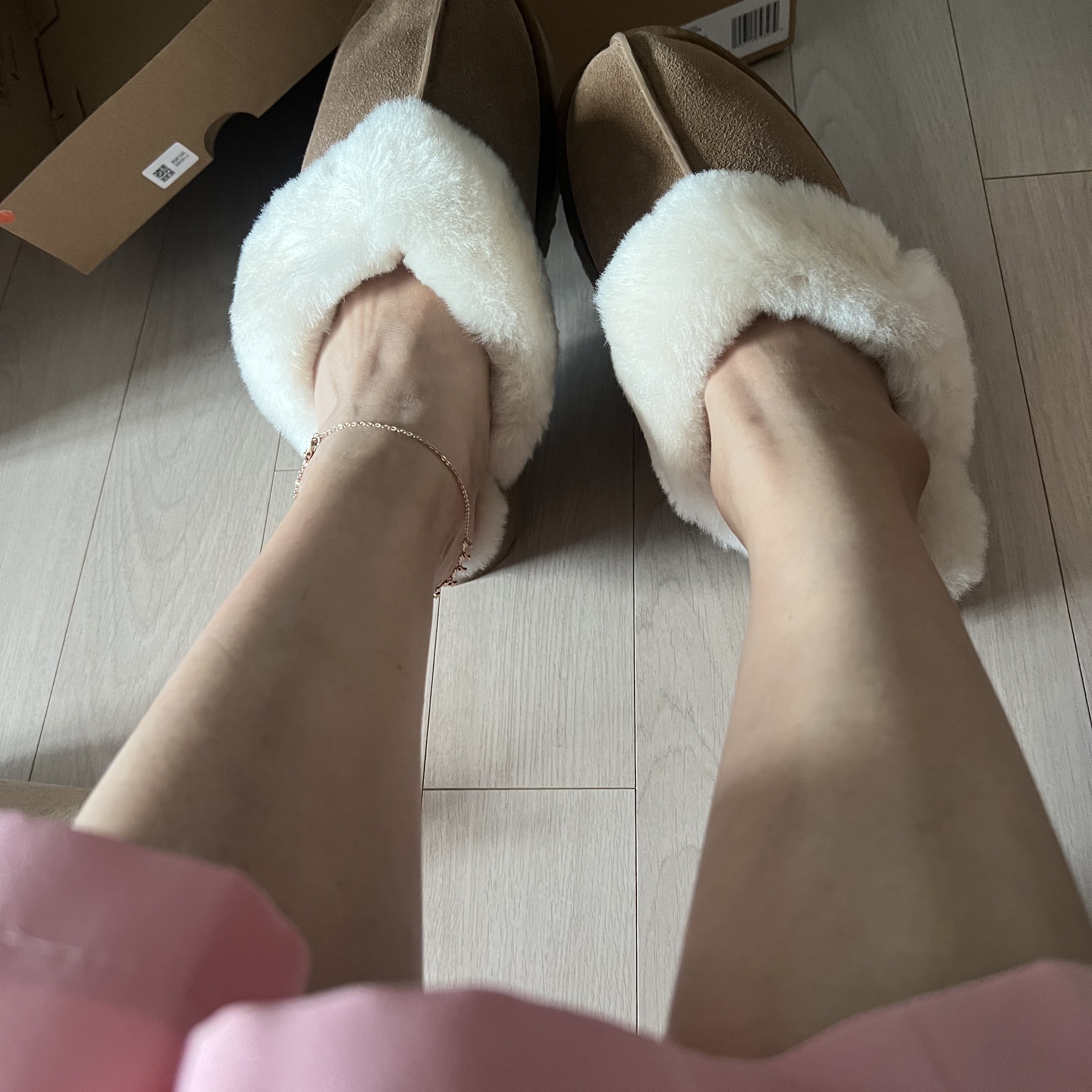 (W) UGG Disquette Slipper Chestnut 착용 스타일 - 3