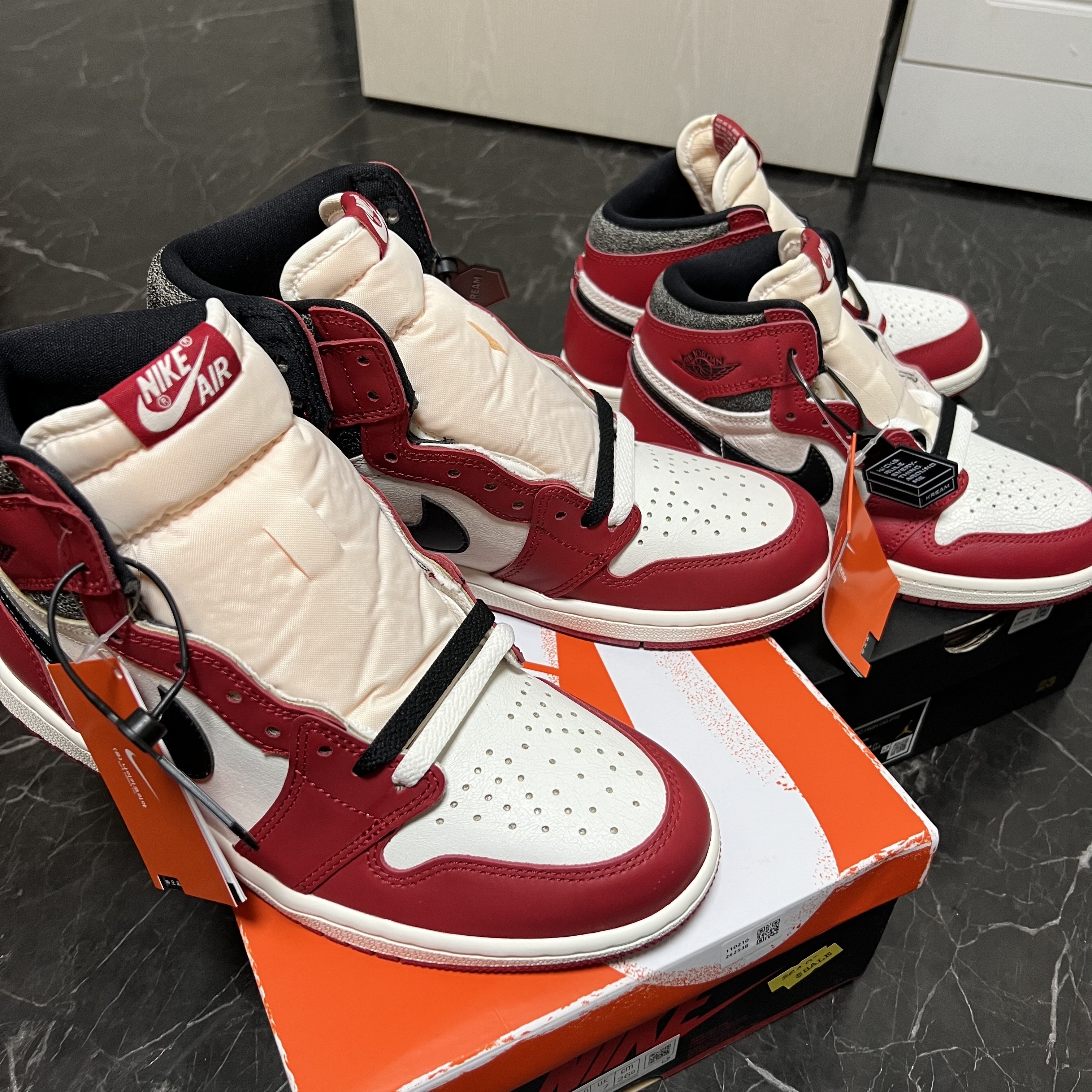 Jordan 1 Retro High OG Chicago 2022, (PS) Jordan 1 Retro High OG Chicago 2022 착용 스타일 - 2
