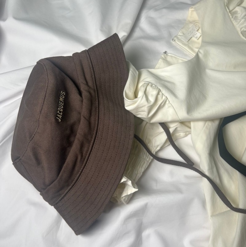 Cartier Panthere Watch Medium Quartz Steel Bracelet Steel, Jacquemus Le Bob Gadjo Knotted Bucket Hat Brown 착용 스타일 - 3