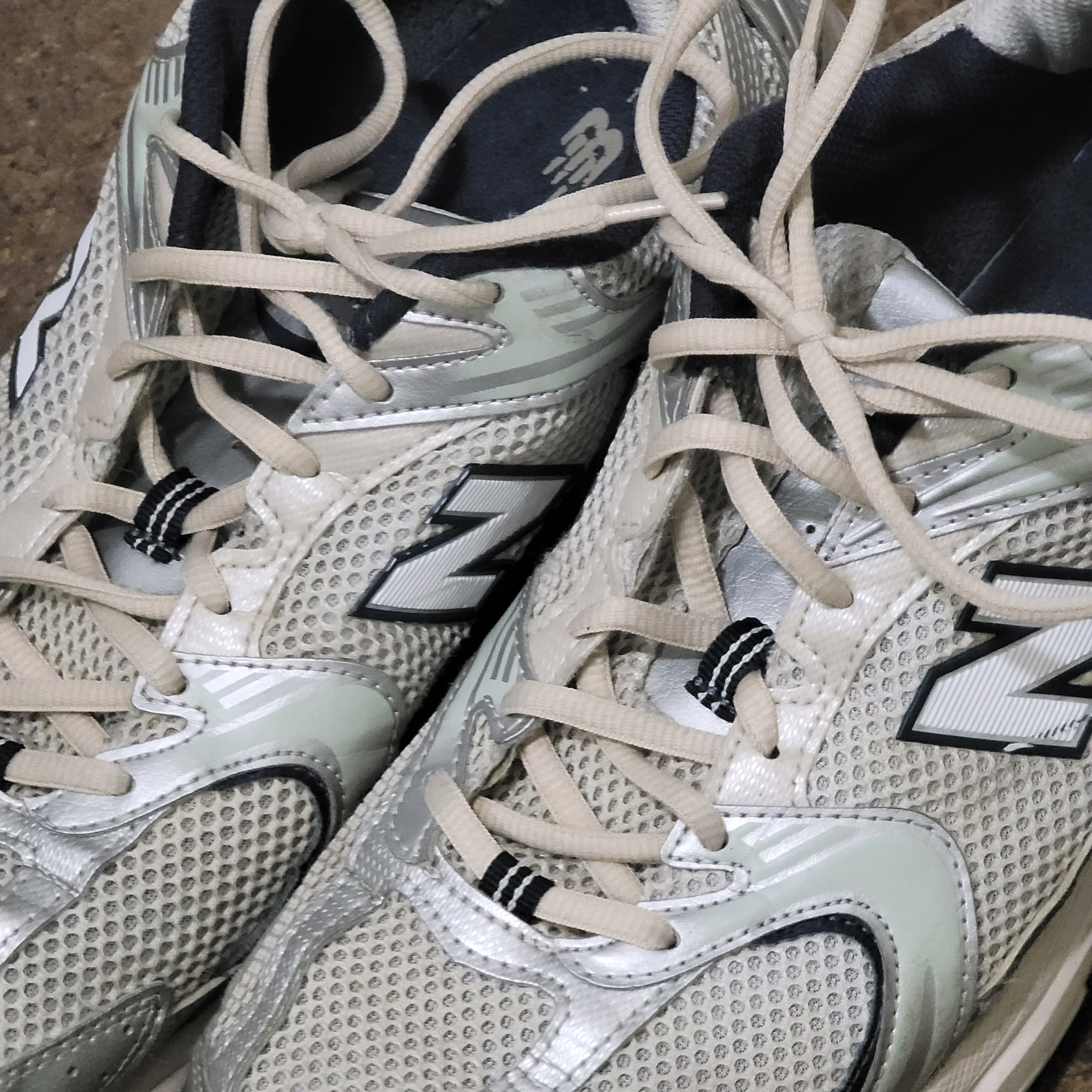 New Balance 530 Steel Grey 착용 스타일
