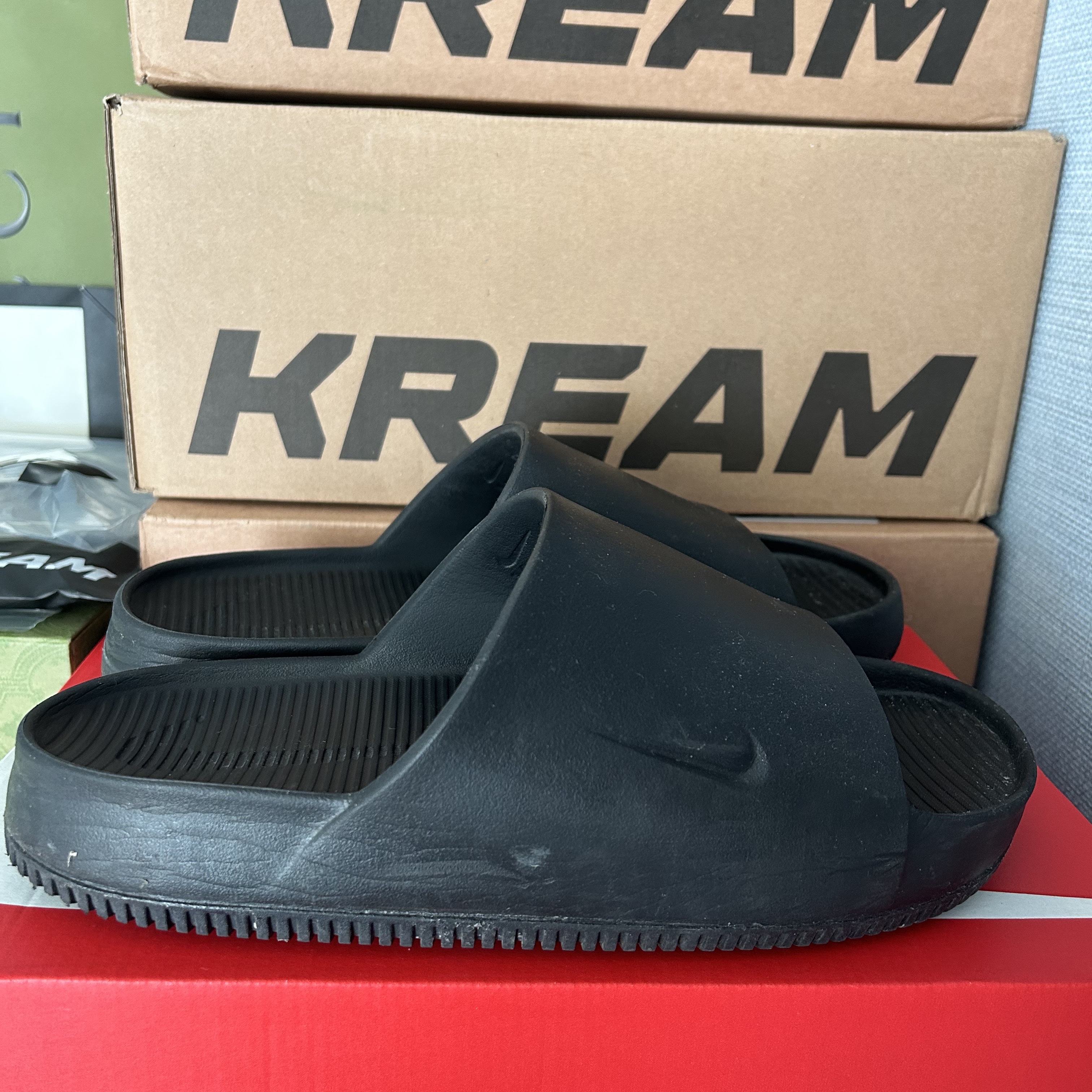 Nike Calm Slide Black 착용 스타일