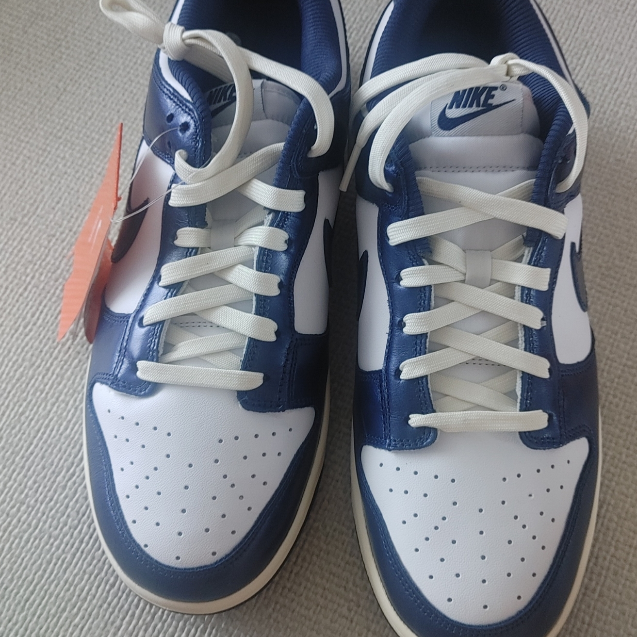 (W) Nike Dunk Low PRM Midnight Navy and White, (W) Nike Dunk Low Vintage Midnight Navy 착용 스타일 - 1