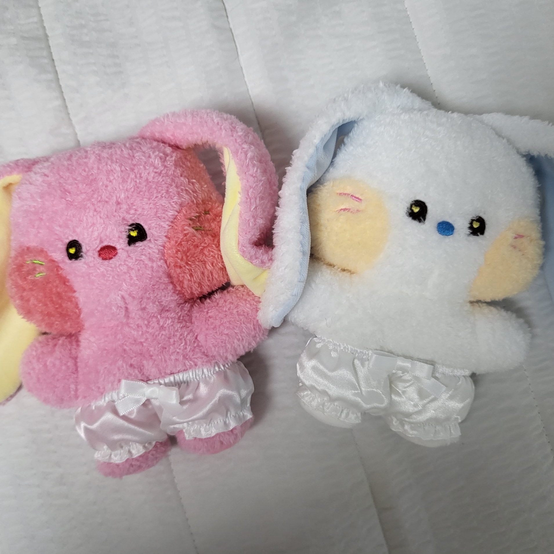NewJeans Bunini Costume Plush Pink, NewJeans Bunini Costume Plush White 착용 스타일