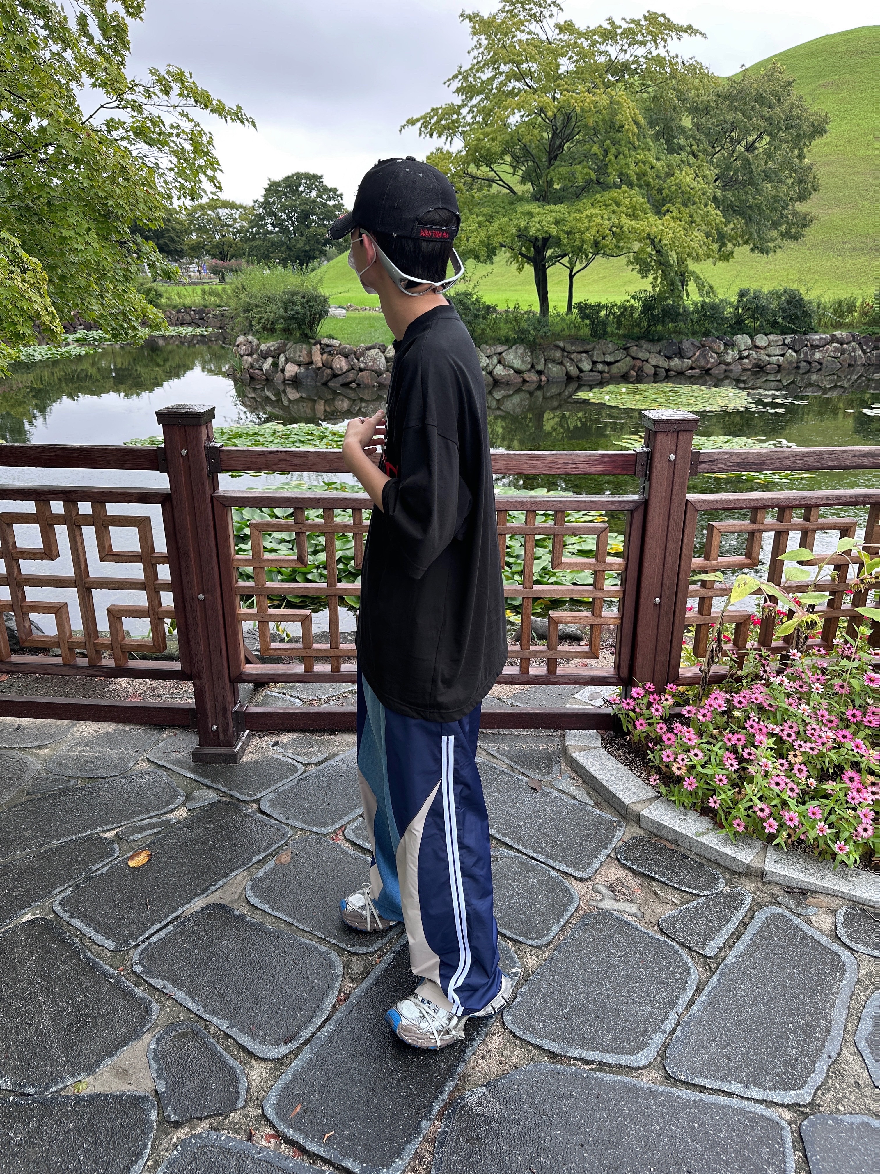 [KREAM 단독] Civision by CSC Hybrid Track Pants Navy, Civision by CSC Vision Logo T-Shirt Black 착용 스타일 - 2