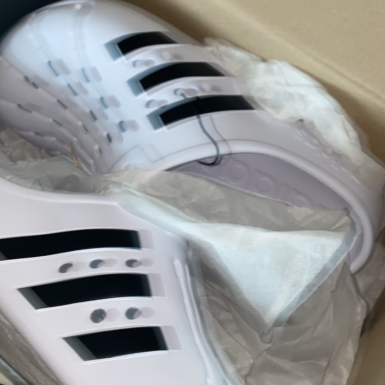 Adidas Adilette Clog White Black 착용 스타일