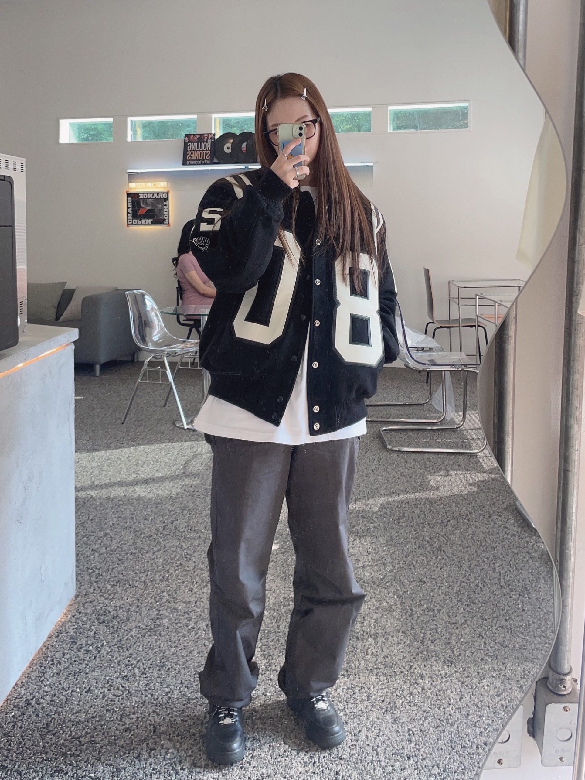 Stussy 80 Wool Varsity Jacket Black, Supreme Small Box T-Shirt White 착용 스타일 - 2