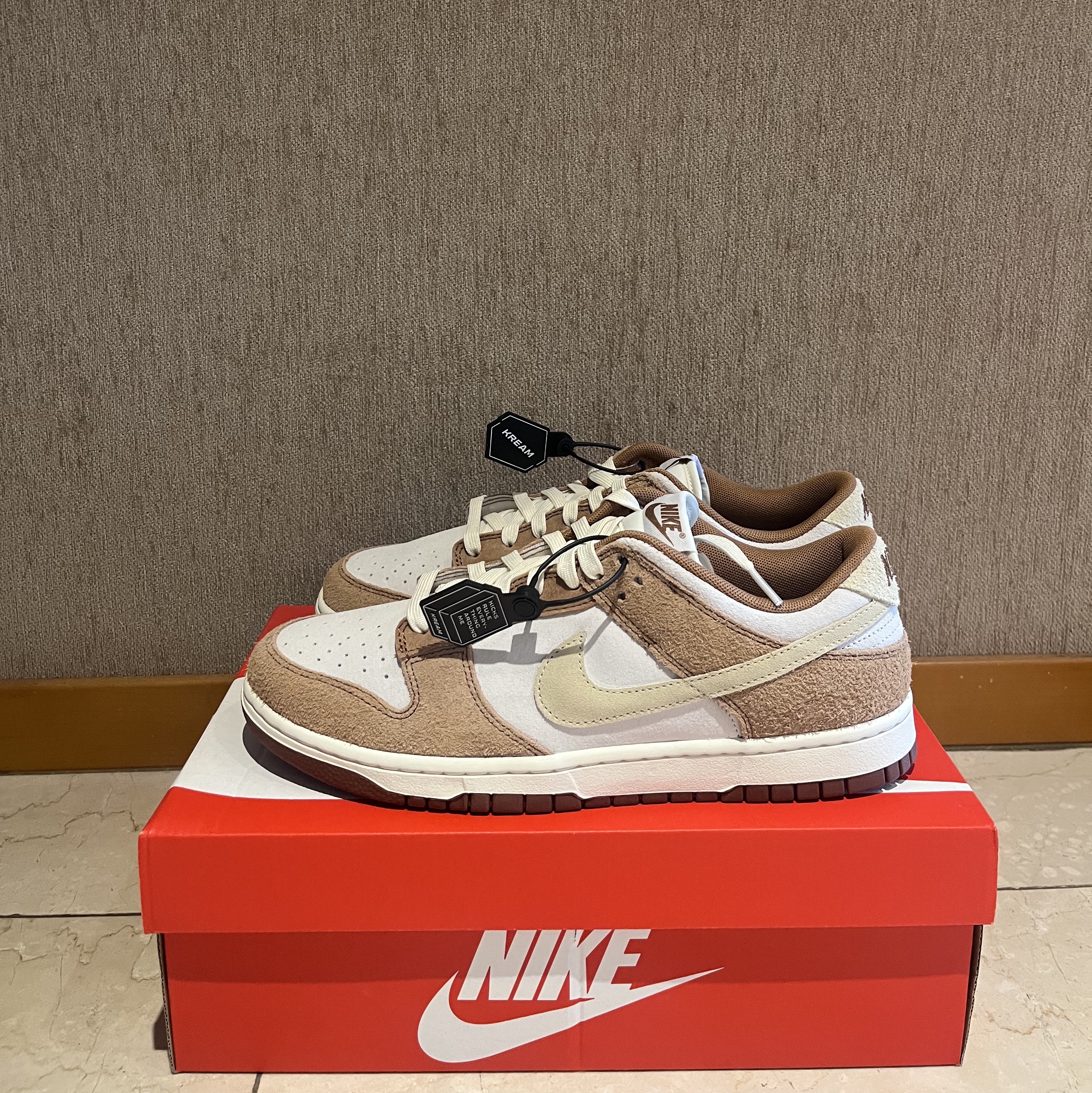 Nike Dunk Low Pro Premium Medium Curry 착용 스타일