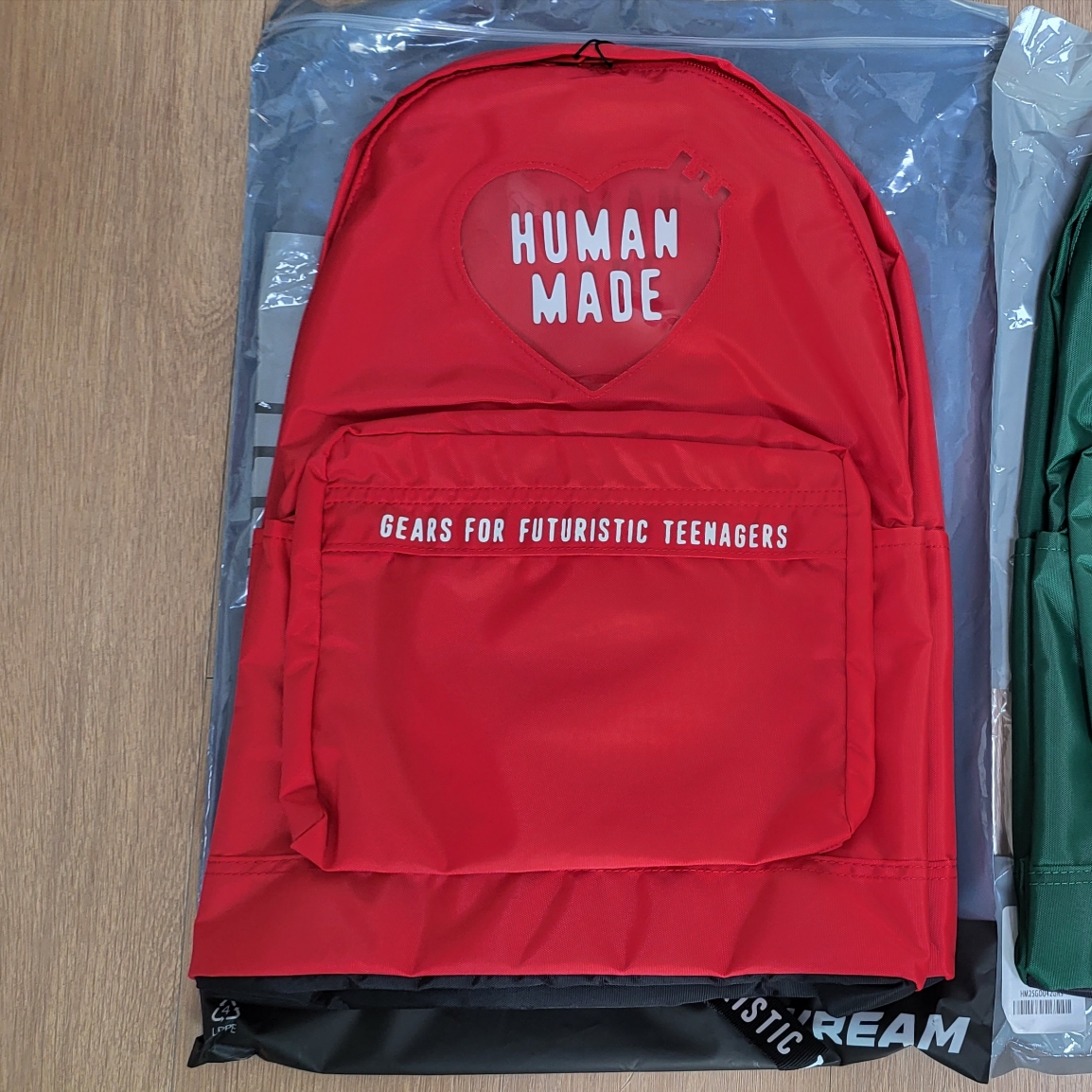 Human Made Nylon Heart Backpack Red 착용 스타일