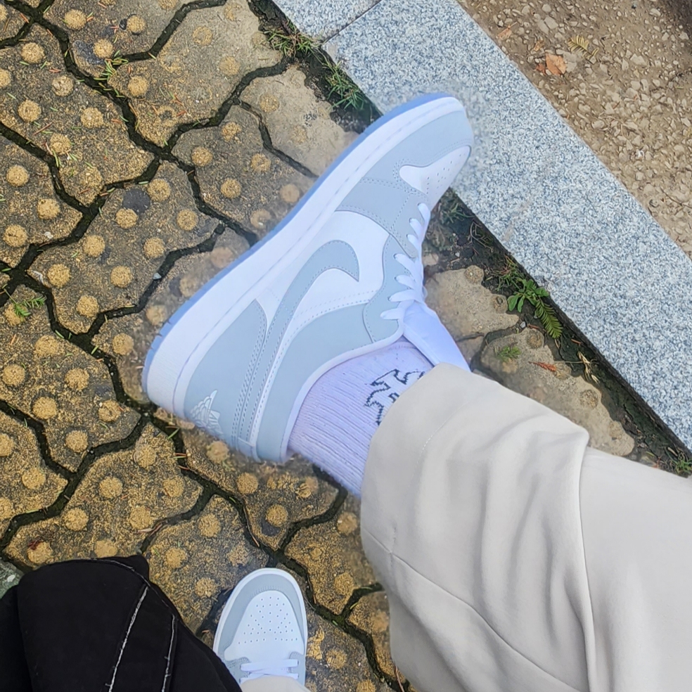 (W) Jordan 1 Low White Wolf Grey 착용 스타일