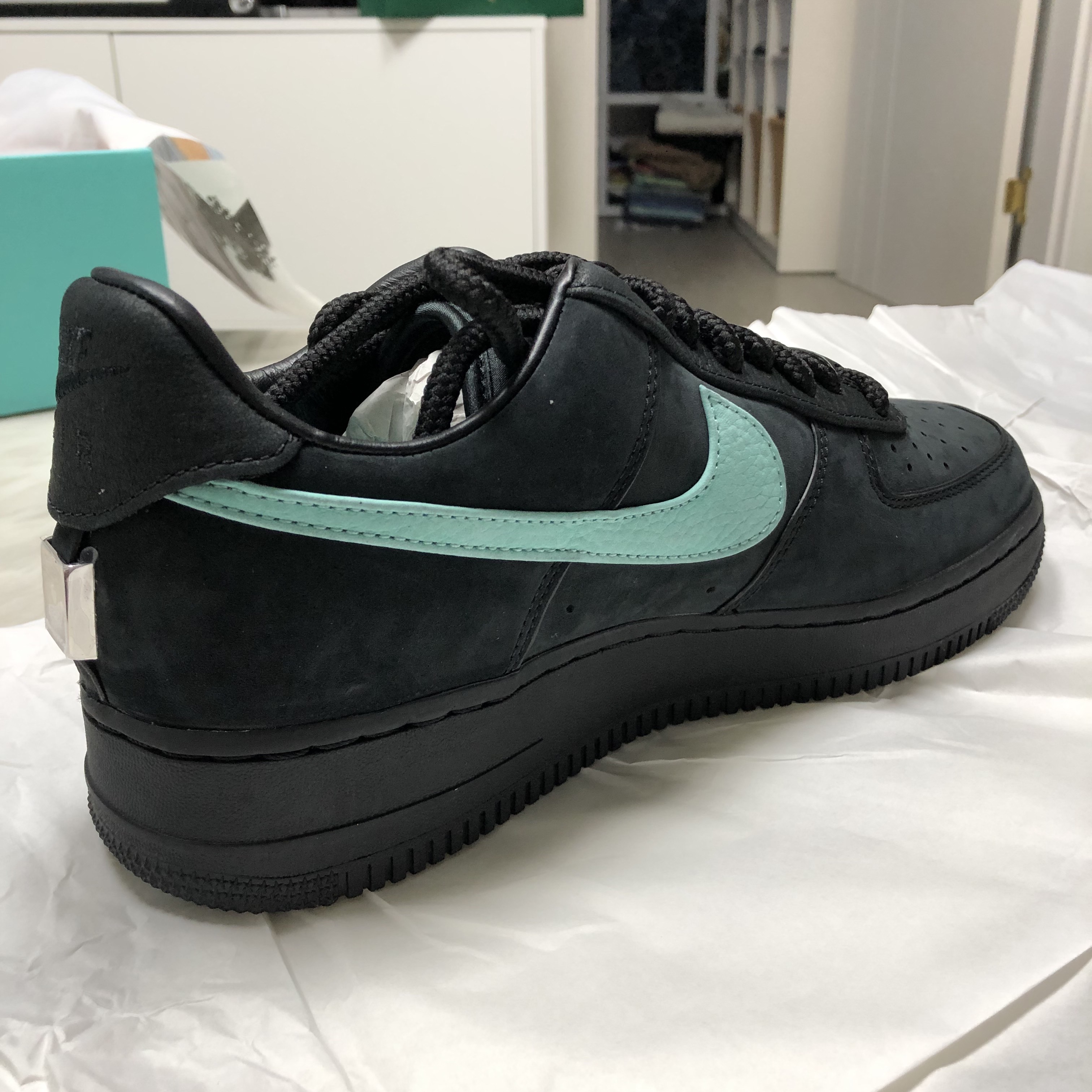 Nike x Tiffany & Co. Air Force 1 Low SP 1837 착용 스타일