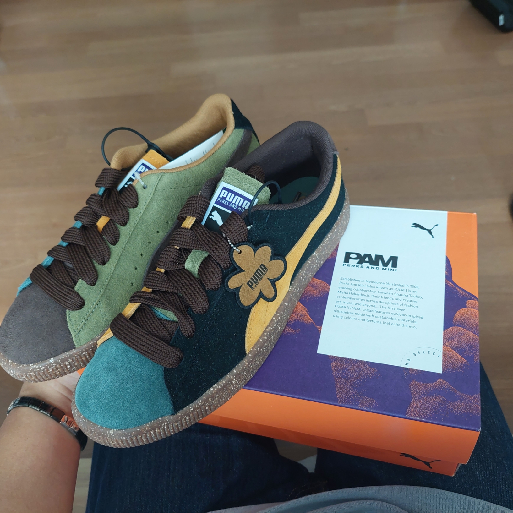 Puma x P.A.M Suede VTG Dark Chocolate 착용 스타일 - 1