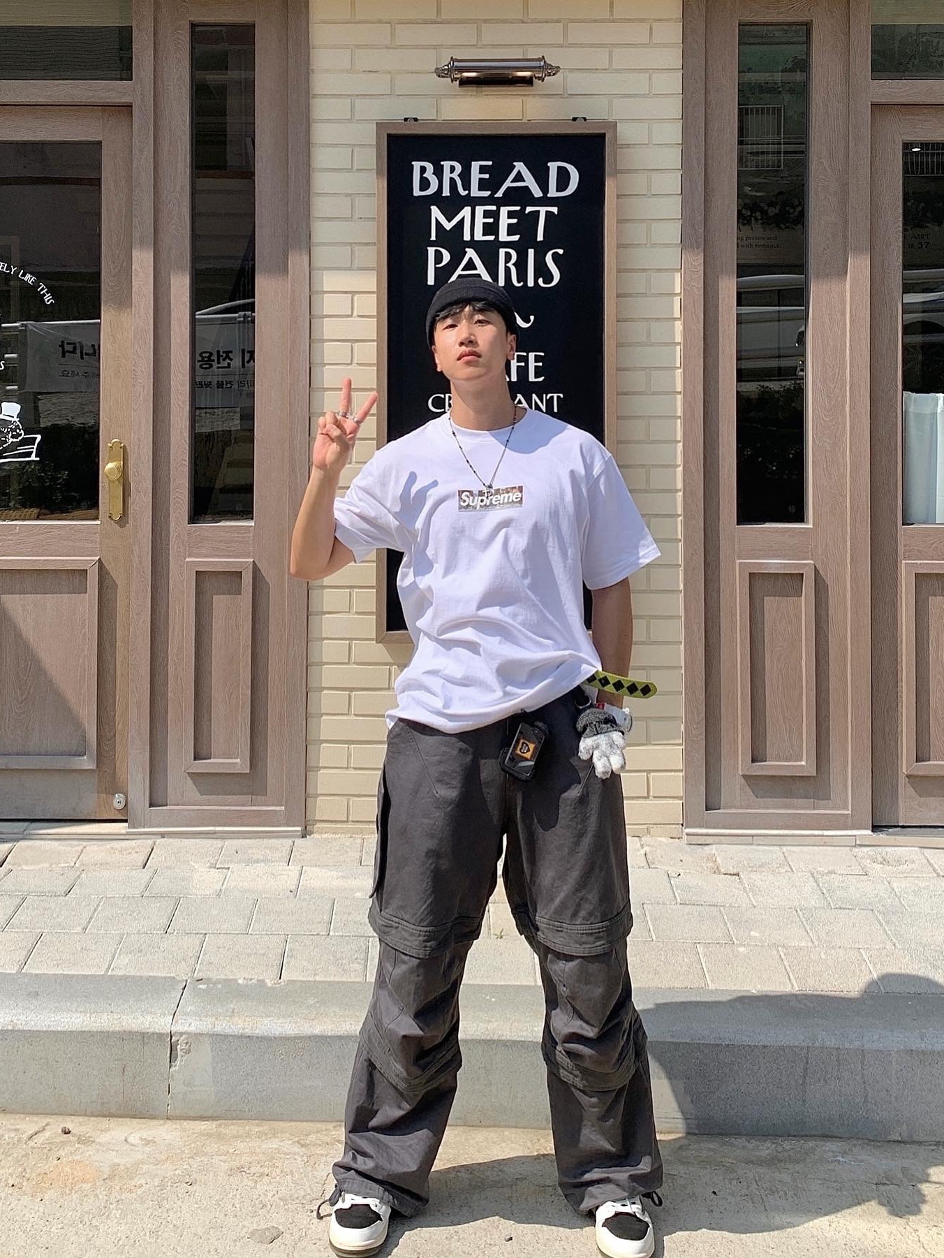 Supreme Milan Box Logo T-Shirt White - 21SS, Stussy Argyle Stitch Leather Belt Cream 착용 스타일 - 1