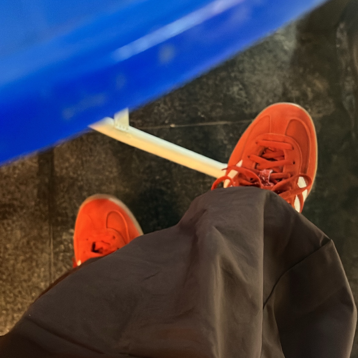 (W) Adidas Gazelle Indoor Bold Orange Cloud White 착용 스타일