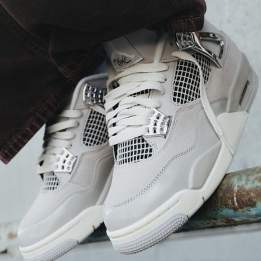 (W) Jordan 4 Retro Frozen Moments 착용 스타일 - 3