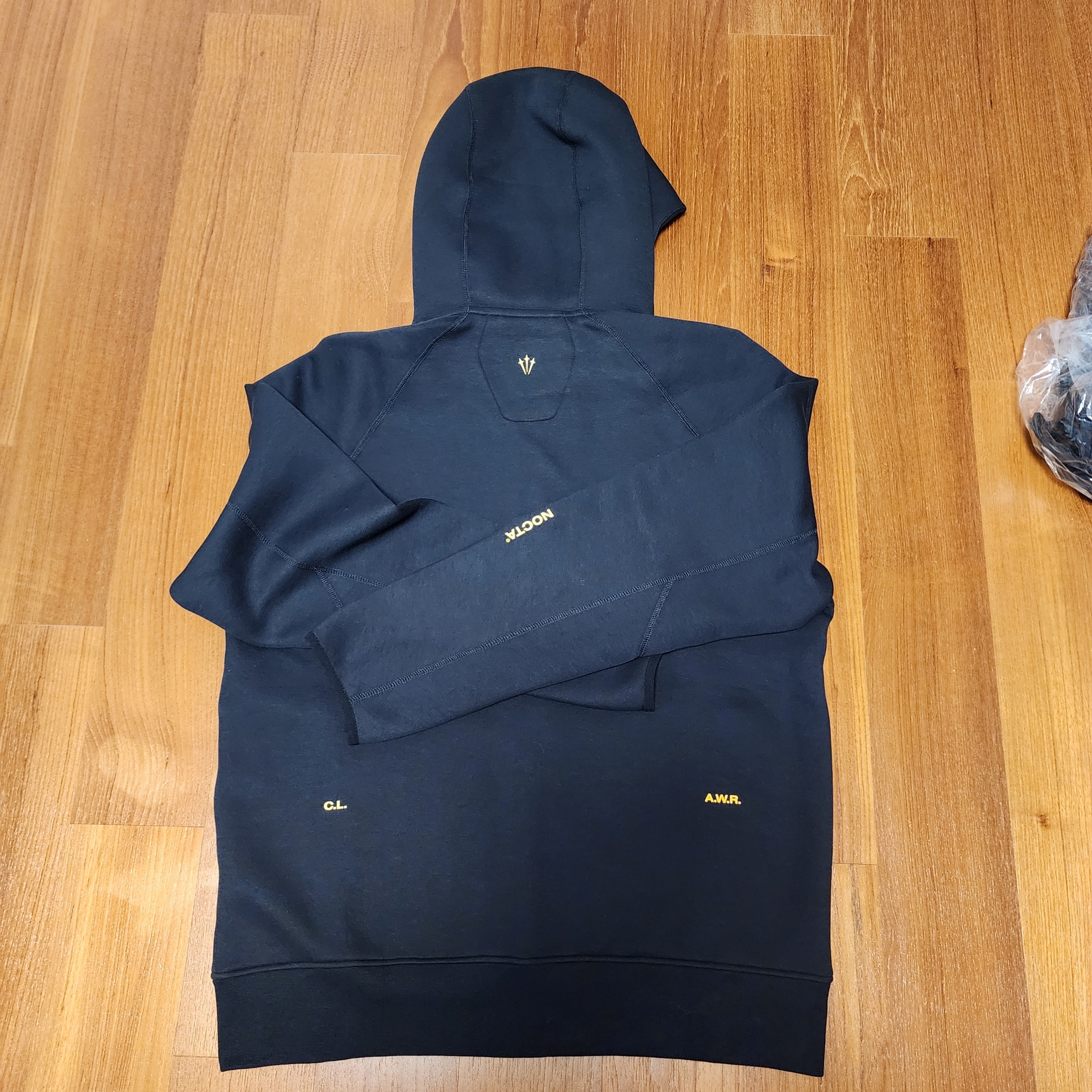 Nike x Drake Nocta Tech Fleece Hoodie Black (FD8453-010) 착용 스타일 - 2