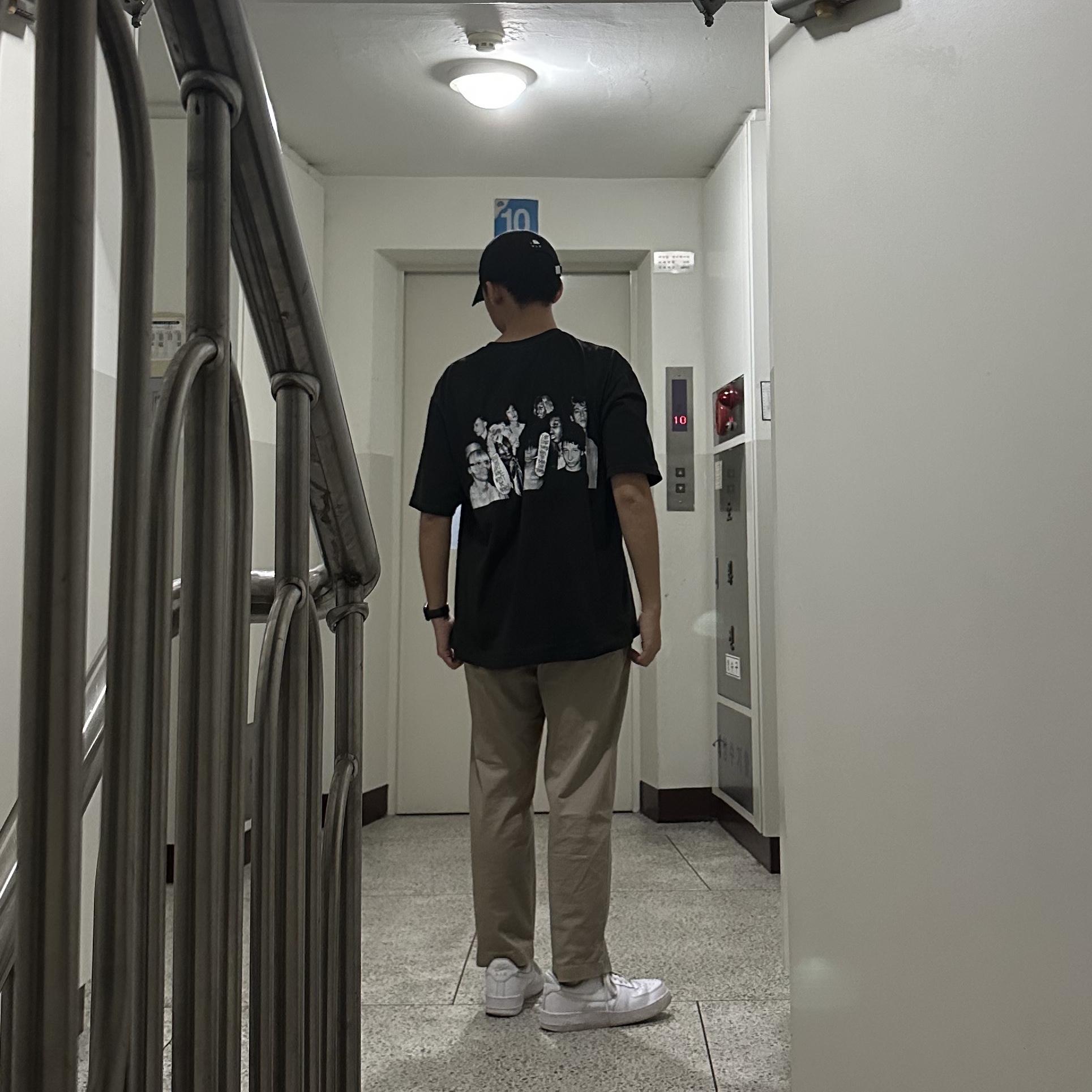Stussy x Martine Rose Collage Pigment Dyed T-Shirt Black, Nike Air Force 1 '07 Low White 착용 스타일 - 2
