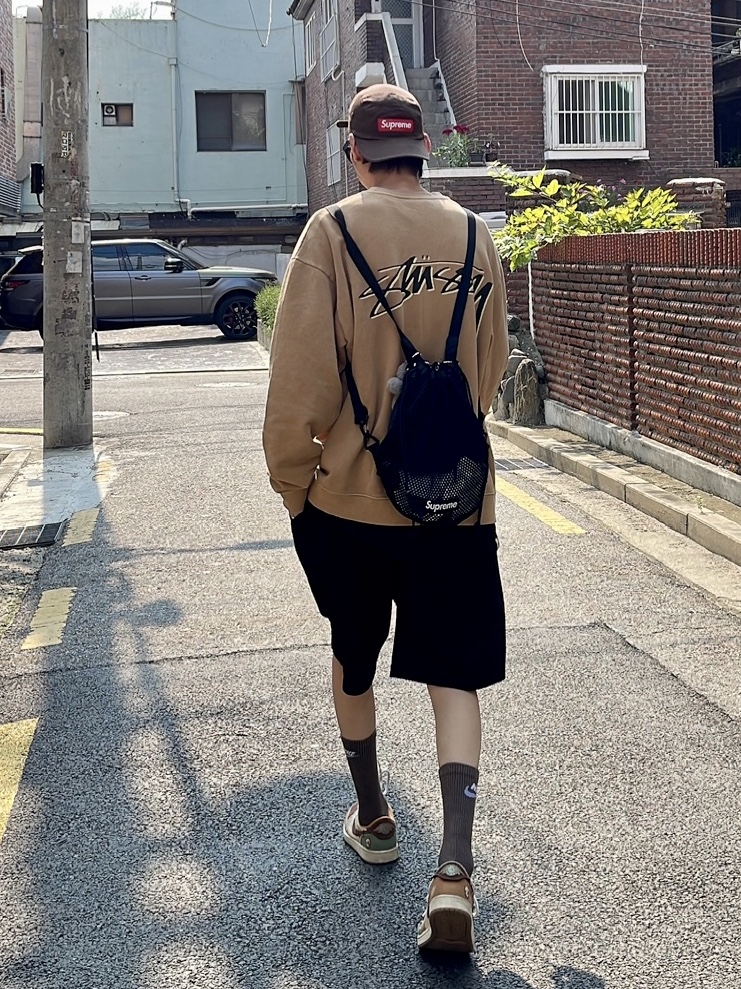 Jordan 1 x Zion Williamson Retro Low OG Flax and Oil Green, Supreme Mesh Small Backpack Black - 23SS 착용 스타일 - 2